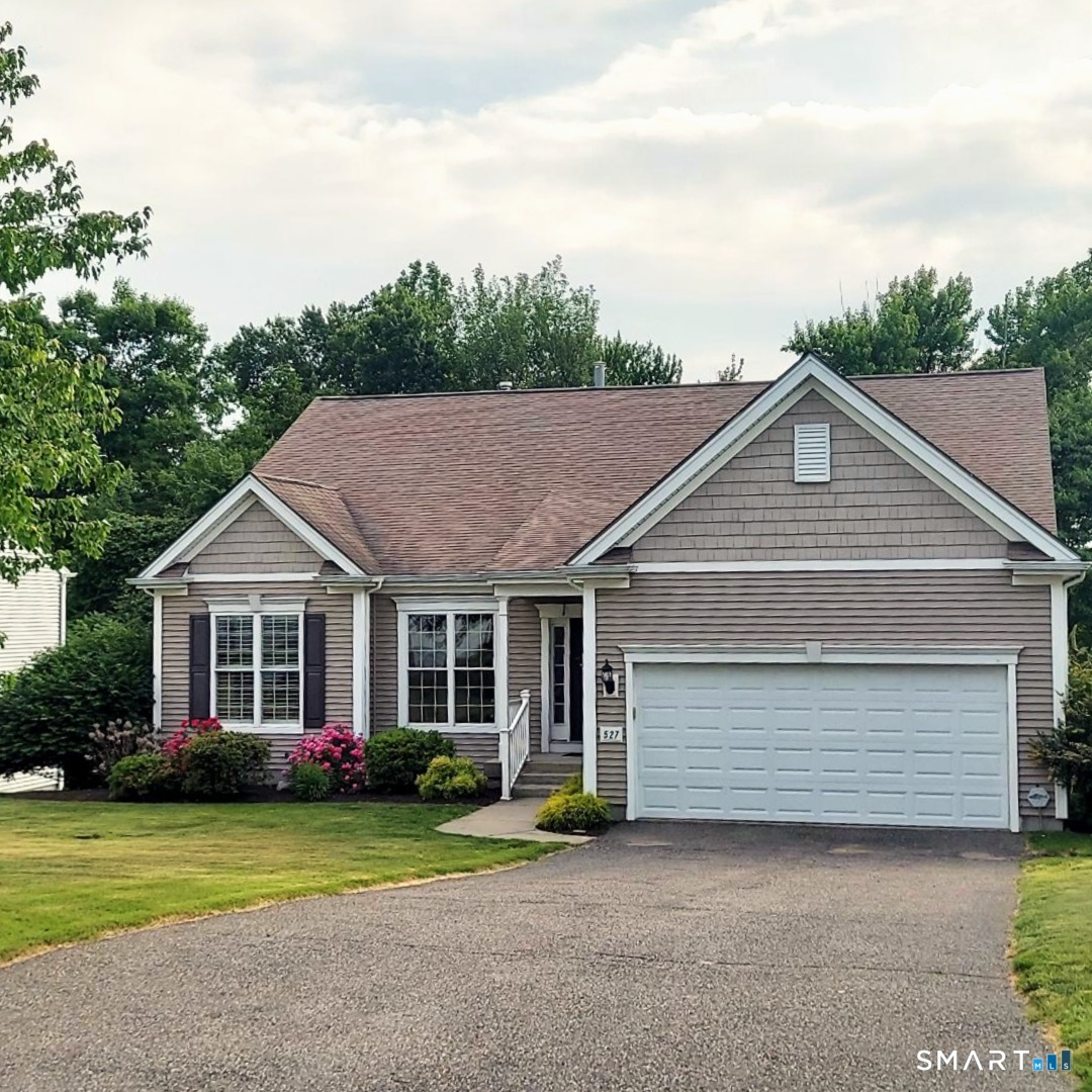 527 Putting Green 527 Lane Property Photo 1