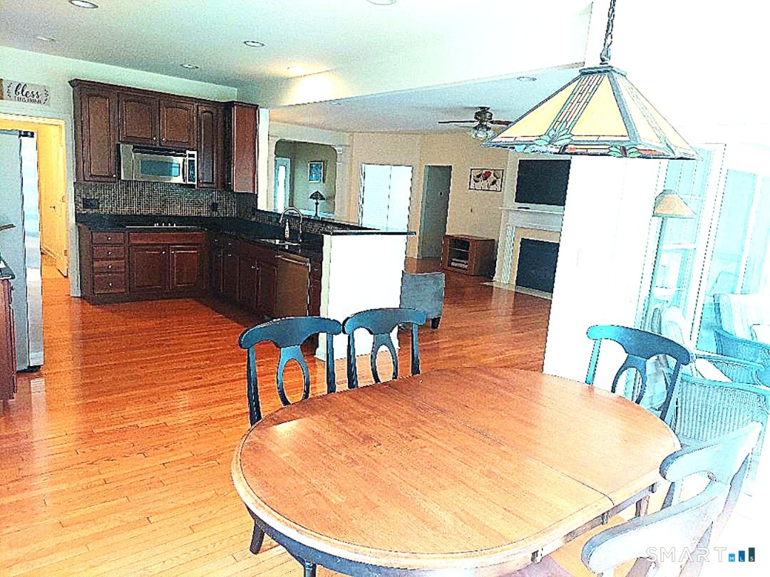 527 Putting Green 527 Lane Property Photo 3