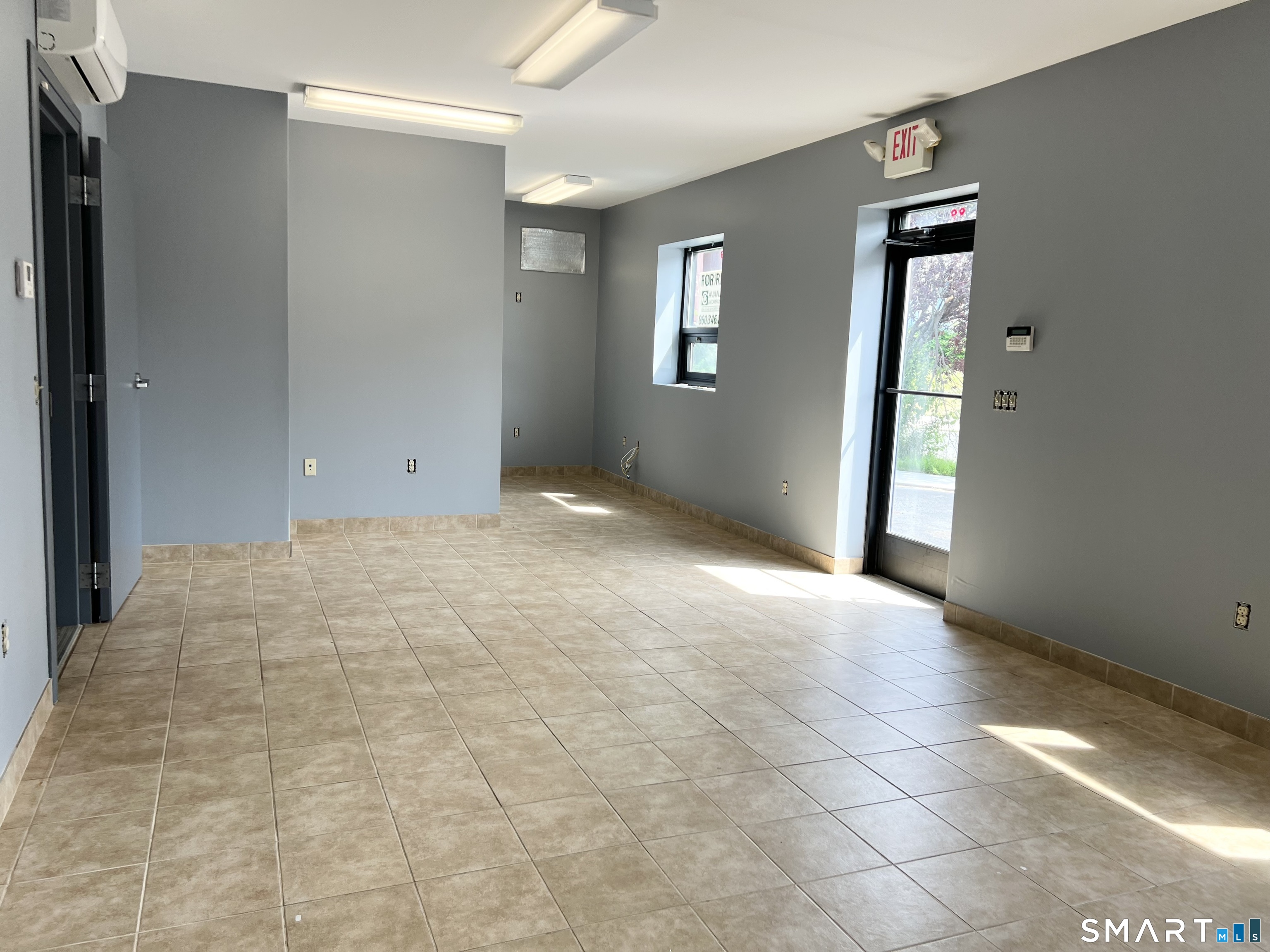 89 North Main Street Property Photo 8
