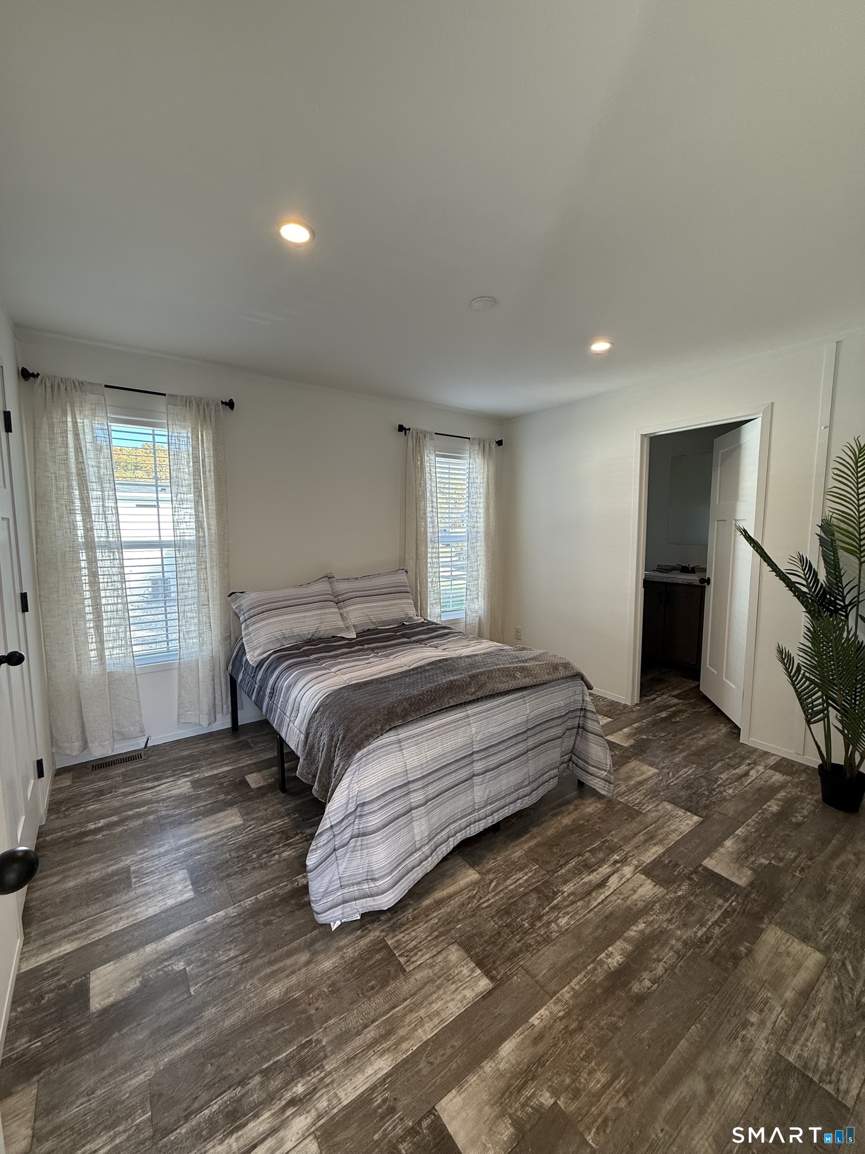 #2, 421 Norwich Westerly Road Property Photo 5