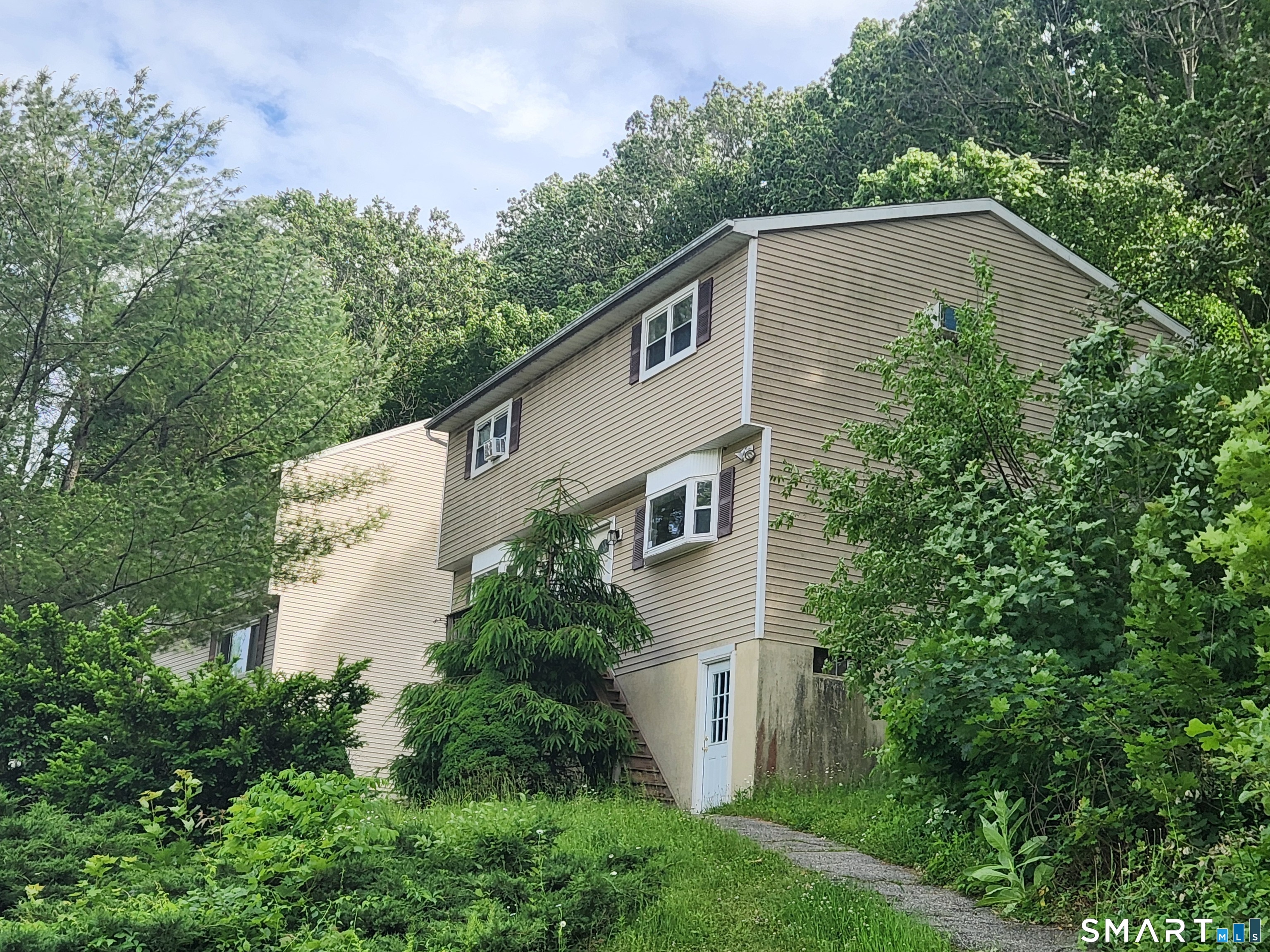 1 Knollwood Drive Property Photo 1