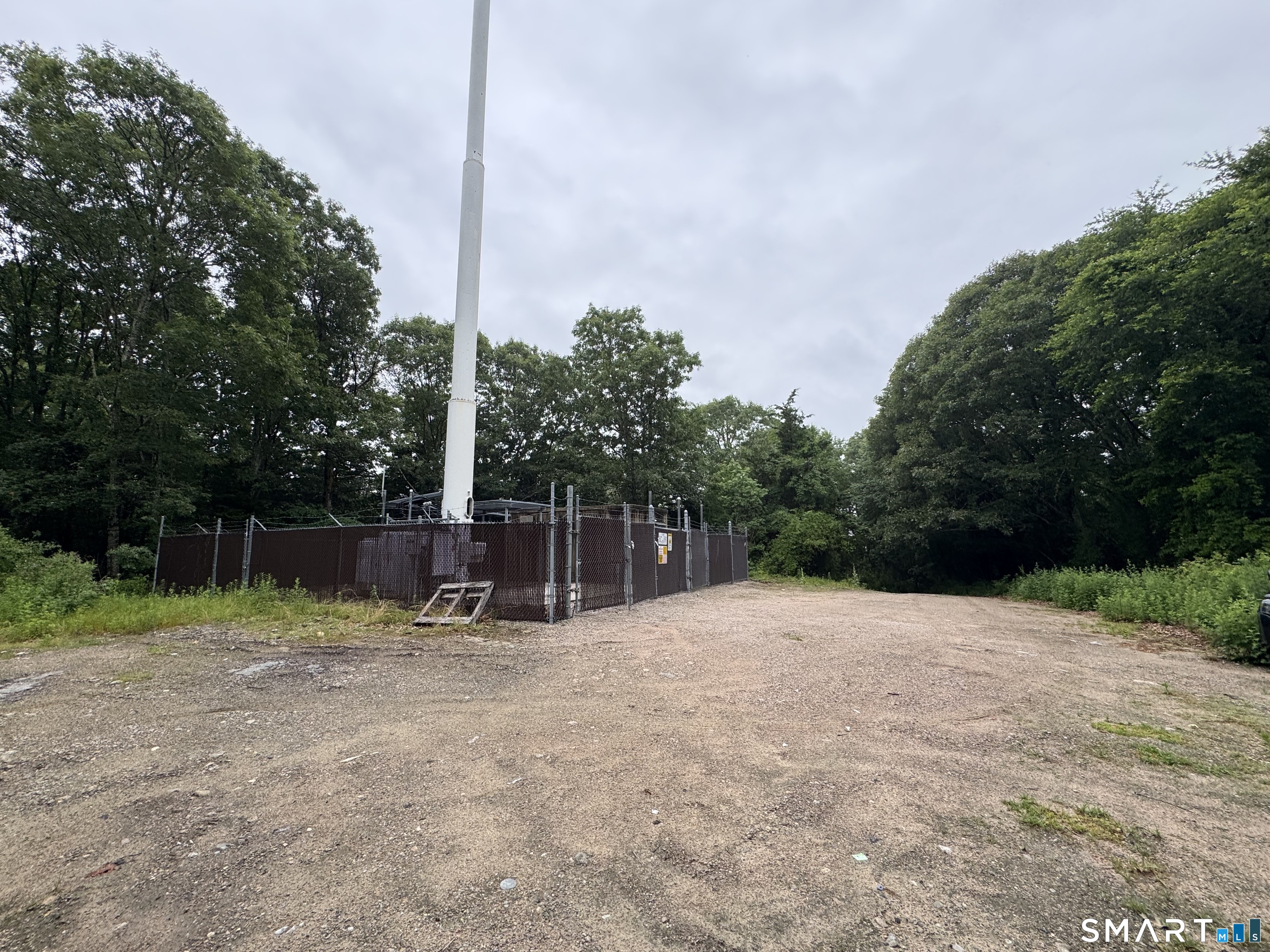 811 Stonington Road Property Photo 8