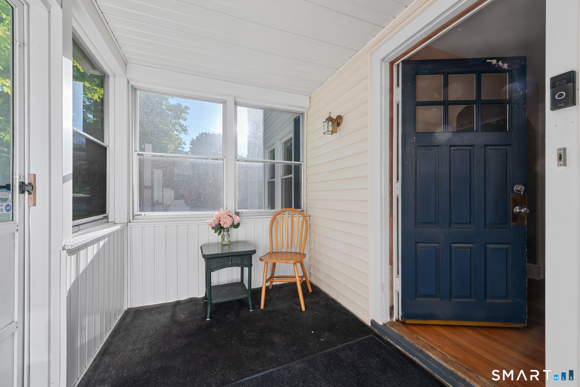 462 Davis Street Property Photo 1
