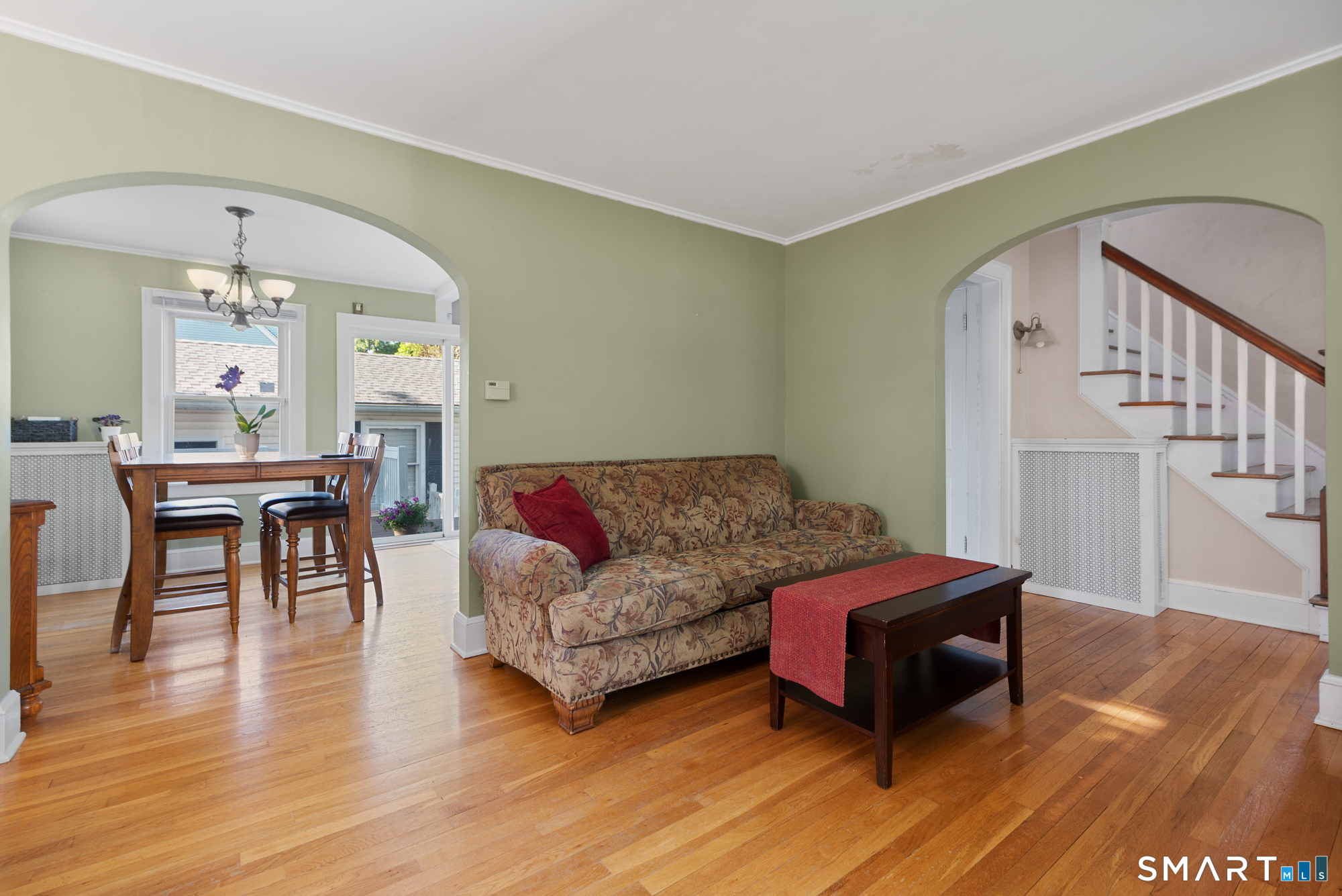 462 Davis Street Property Photo 8