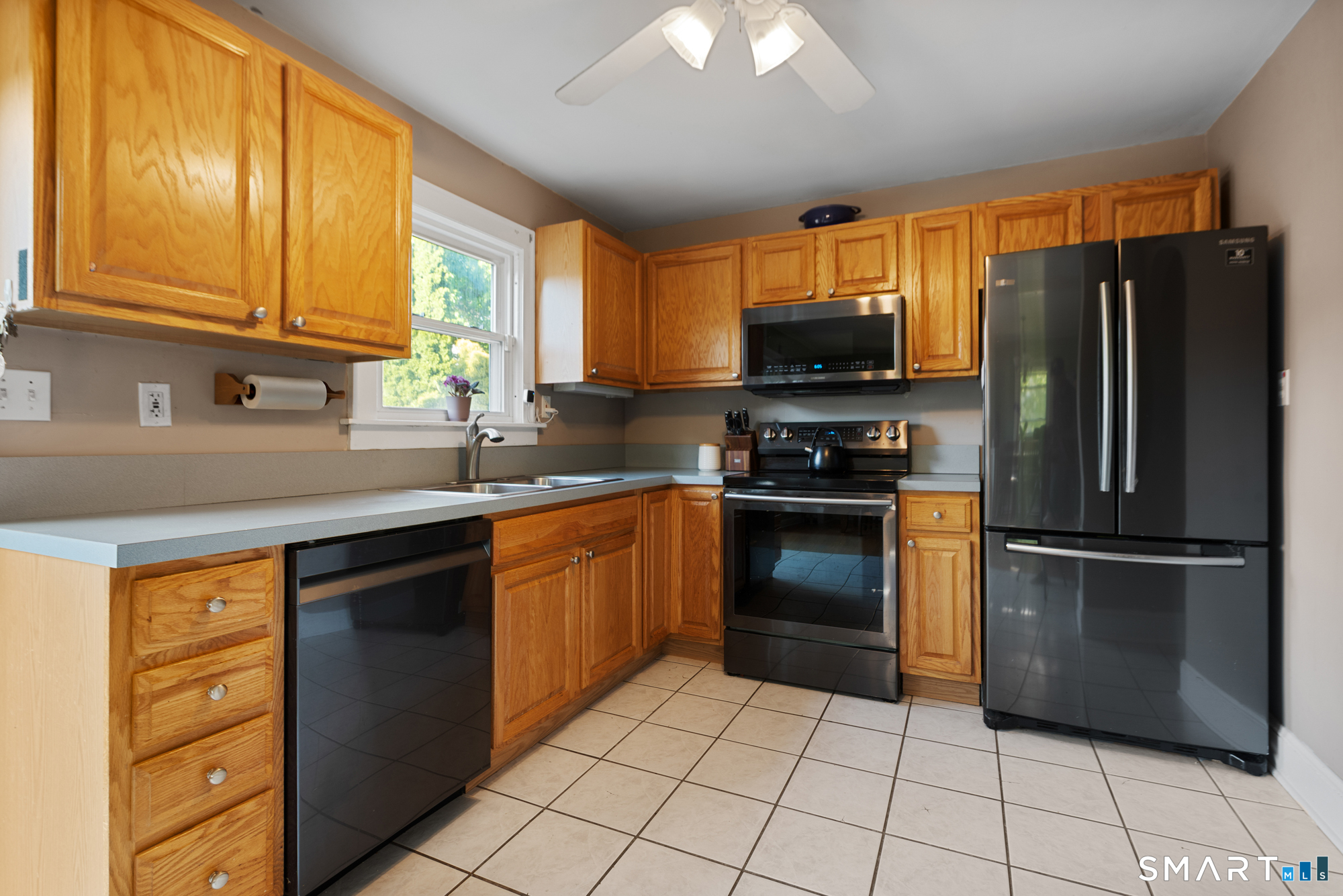 462 Davis Street Property Photo 11
