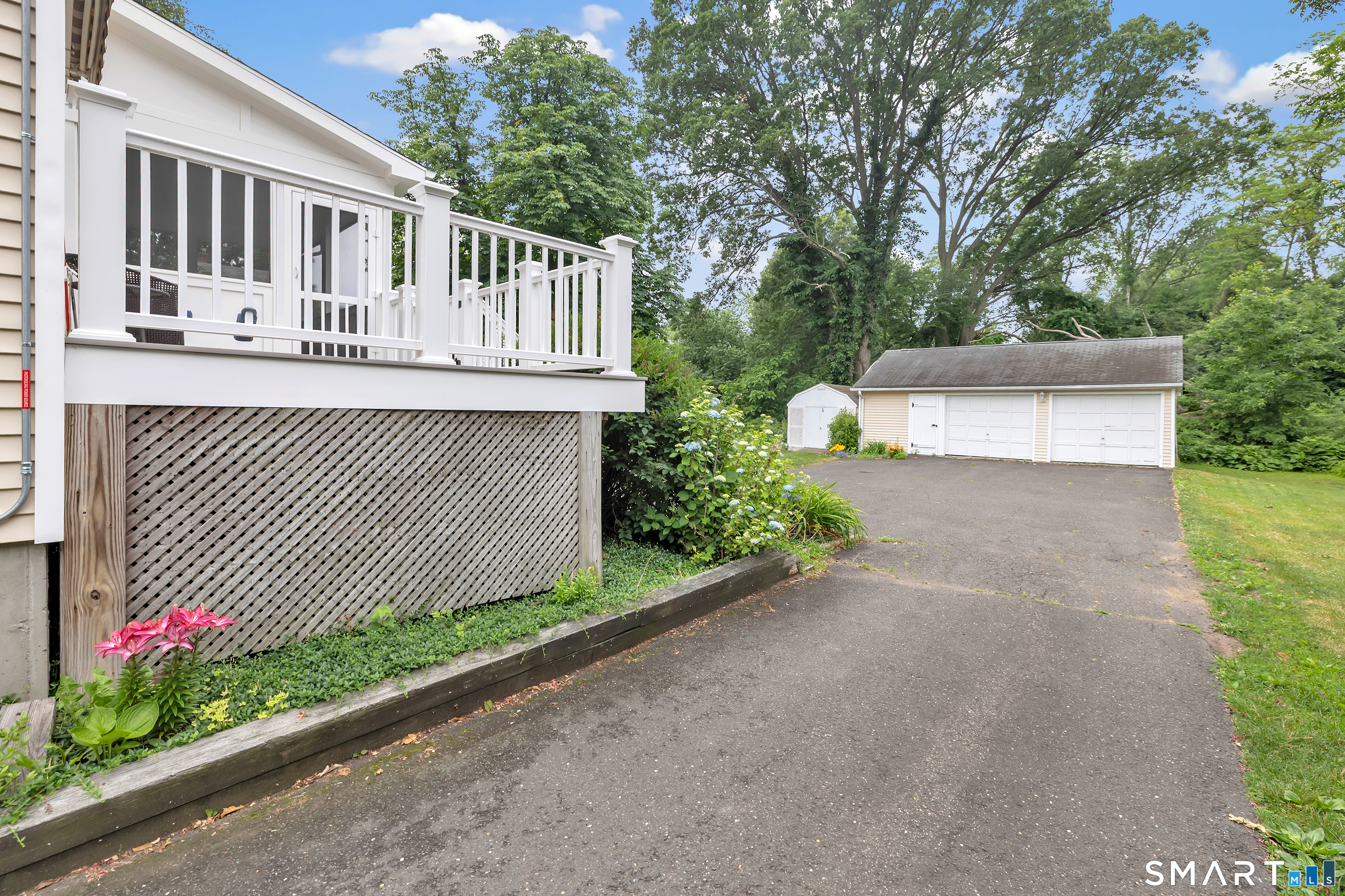 2821 Broadbridge Avenue Property Photo 3