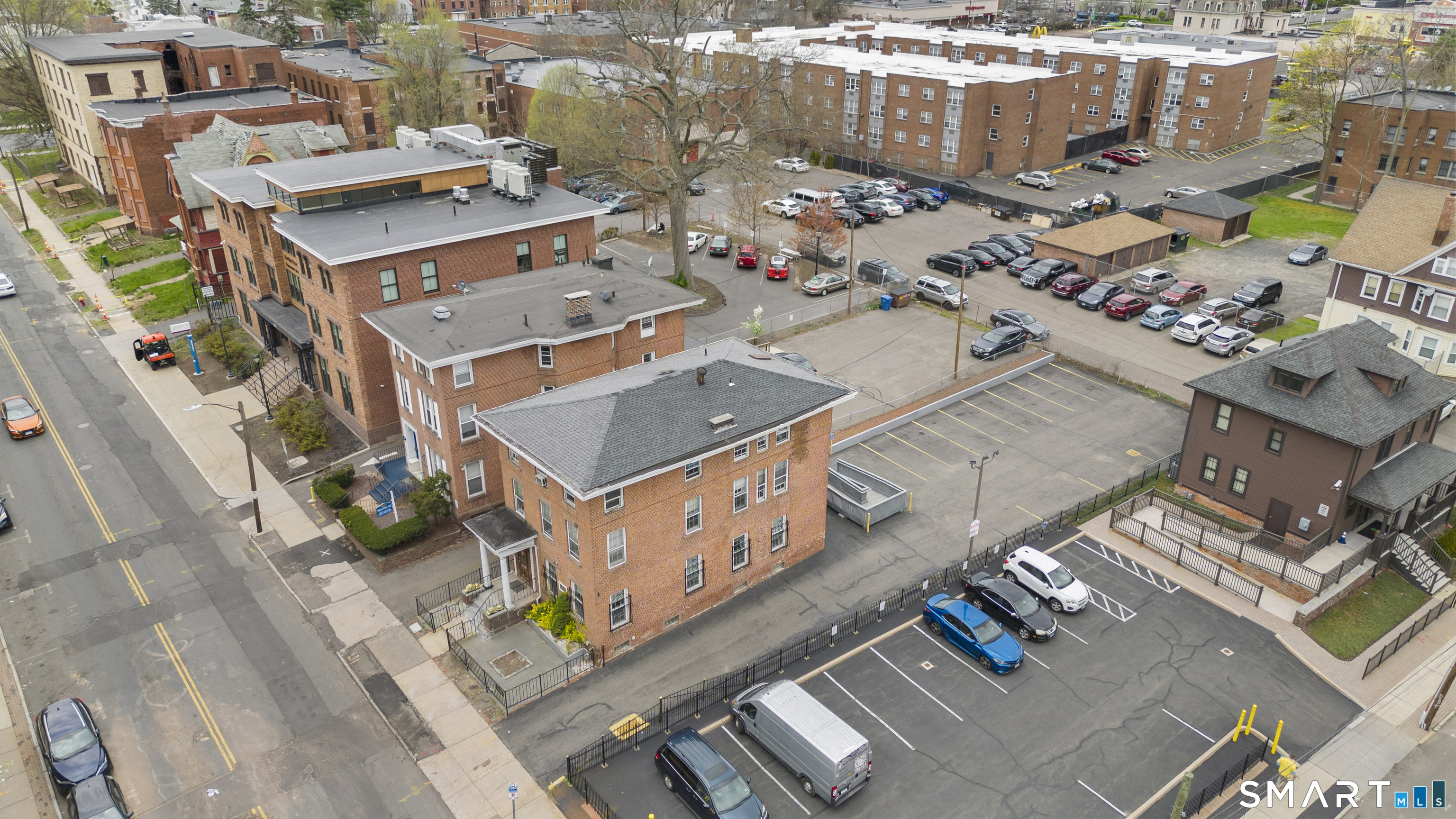 124 Jefferson 1st Floor Street Property Photo 4