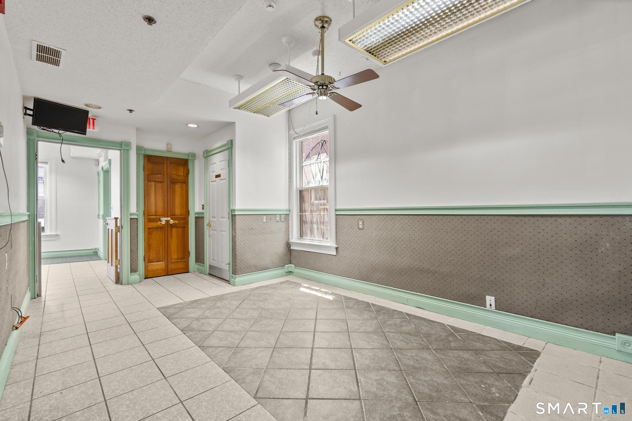 124 Jefferson 1st Floor Street Property Photo 7
