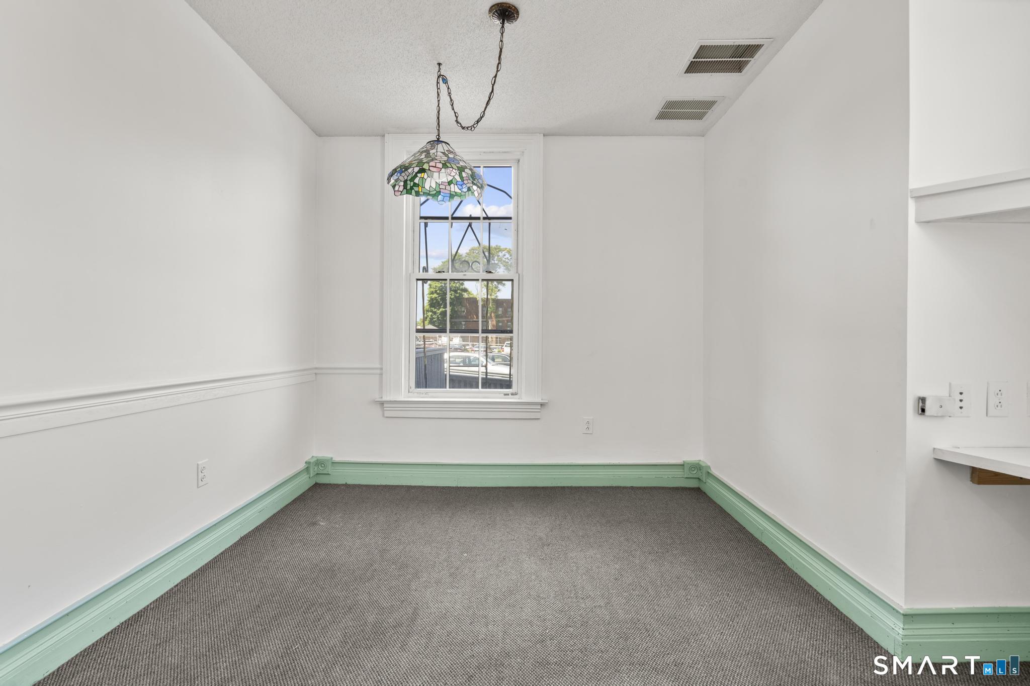 124 Jefferson 1st Floor Street Property Photo 17