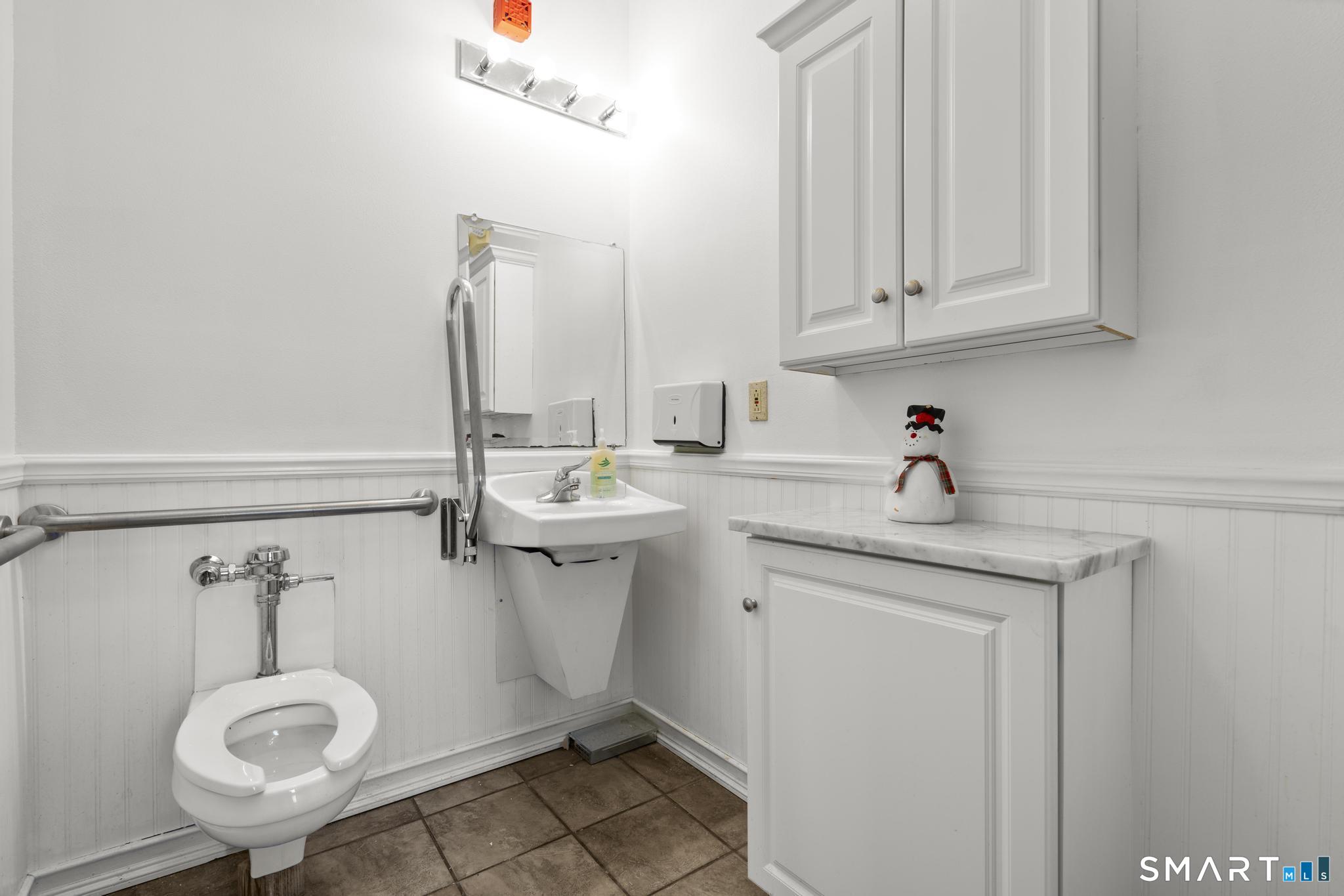 124 Jefferson 1st Floor Street Property Photo 18