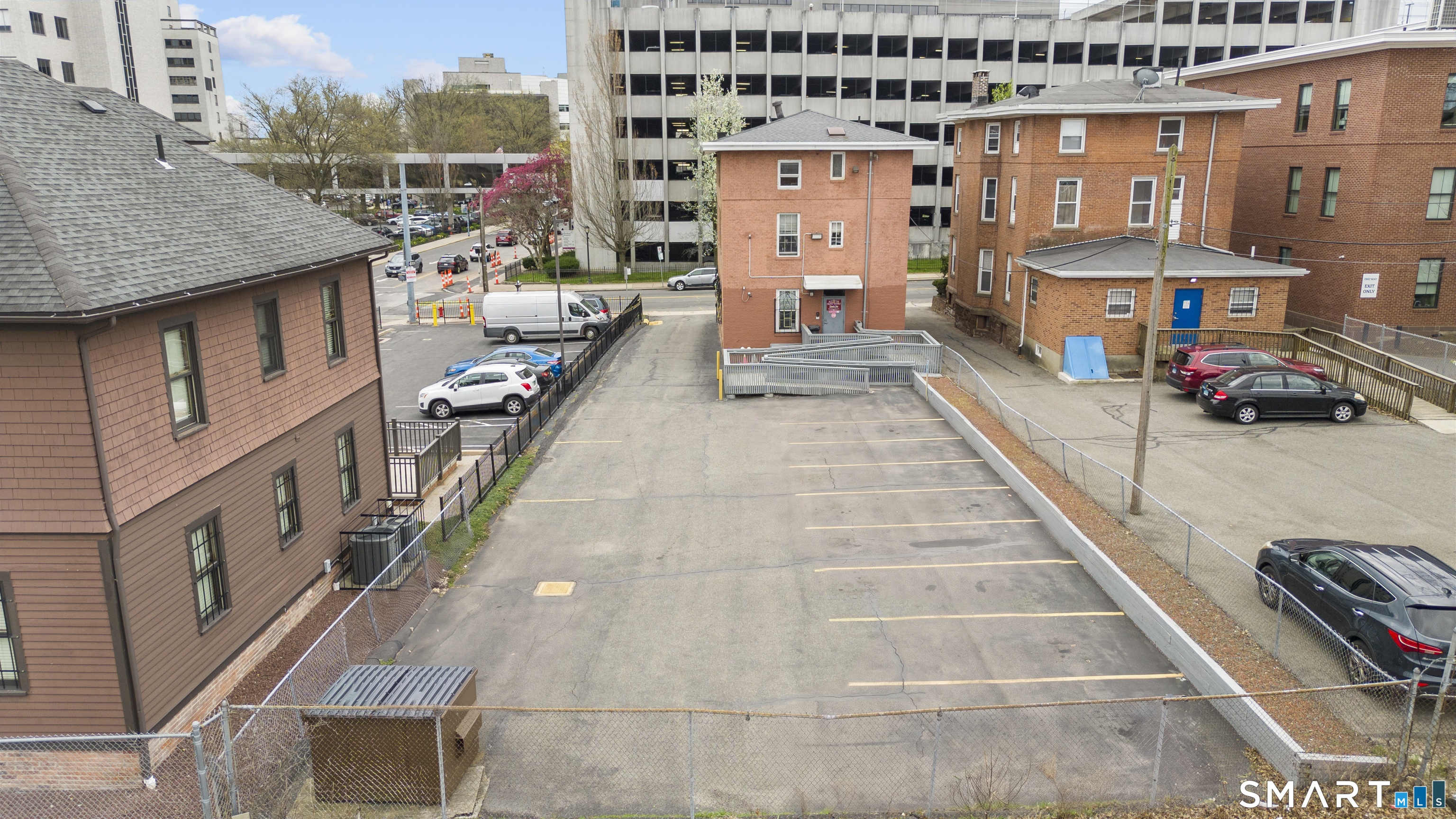 124 Jefferson 1st Floor Street Property Photo 21