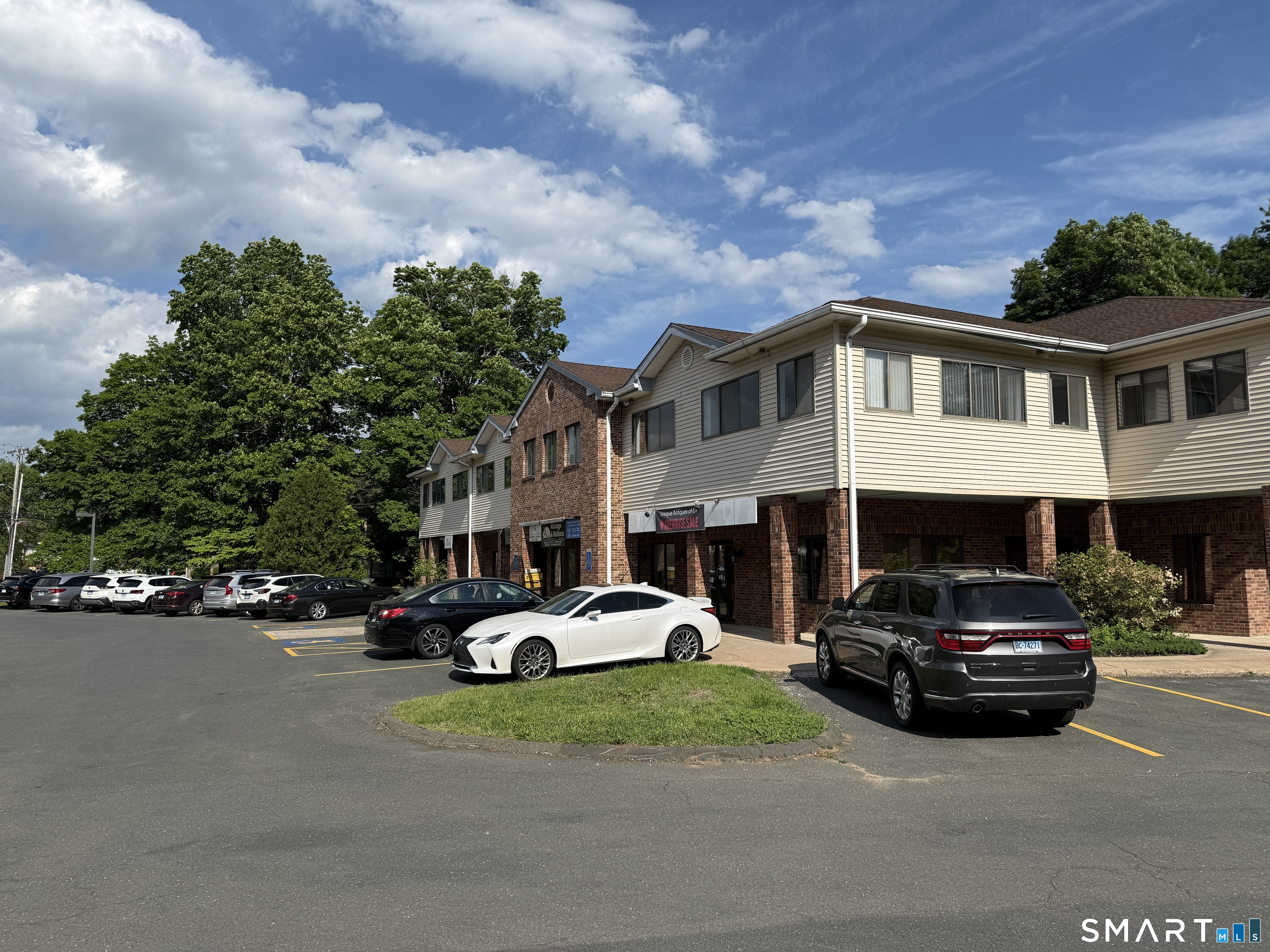 15-r Hartford Avenue Property Photo 1
