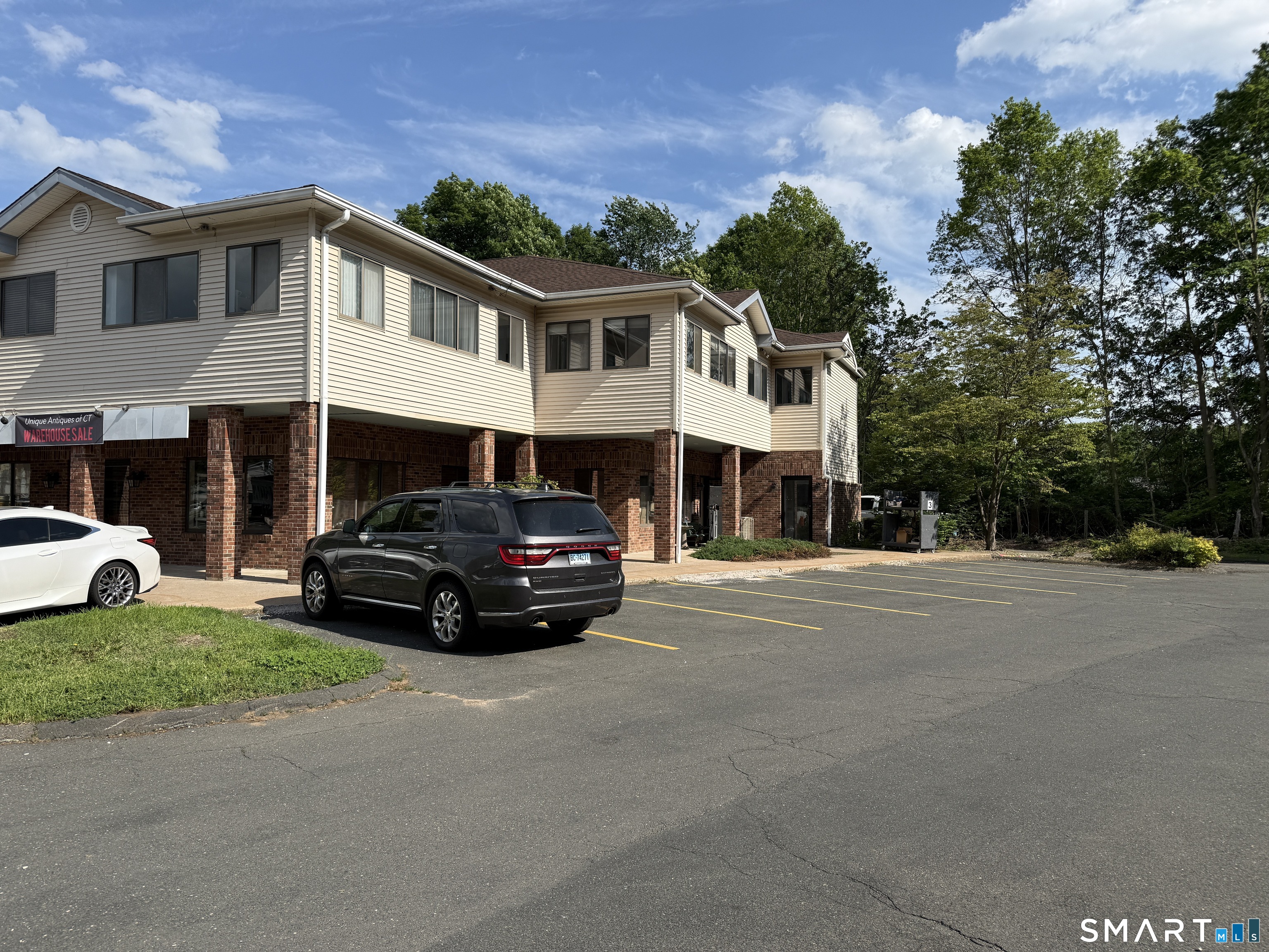 15-r Hartford Avenue Property Photo 2