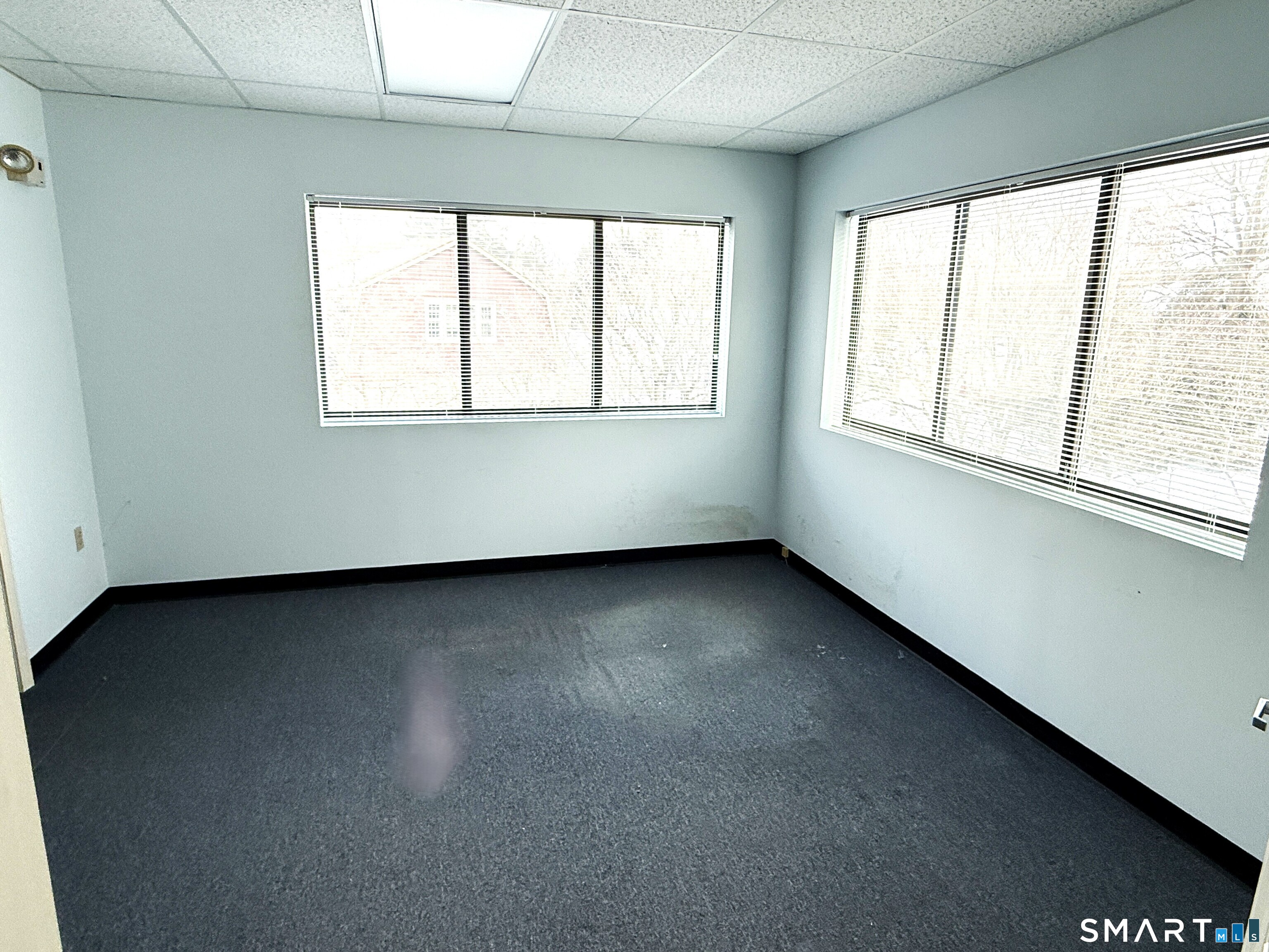 15-r Hartford Avenue Property Photo 5