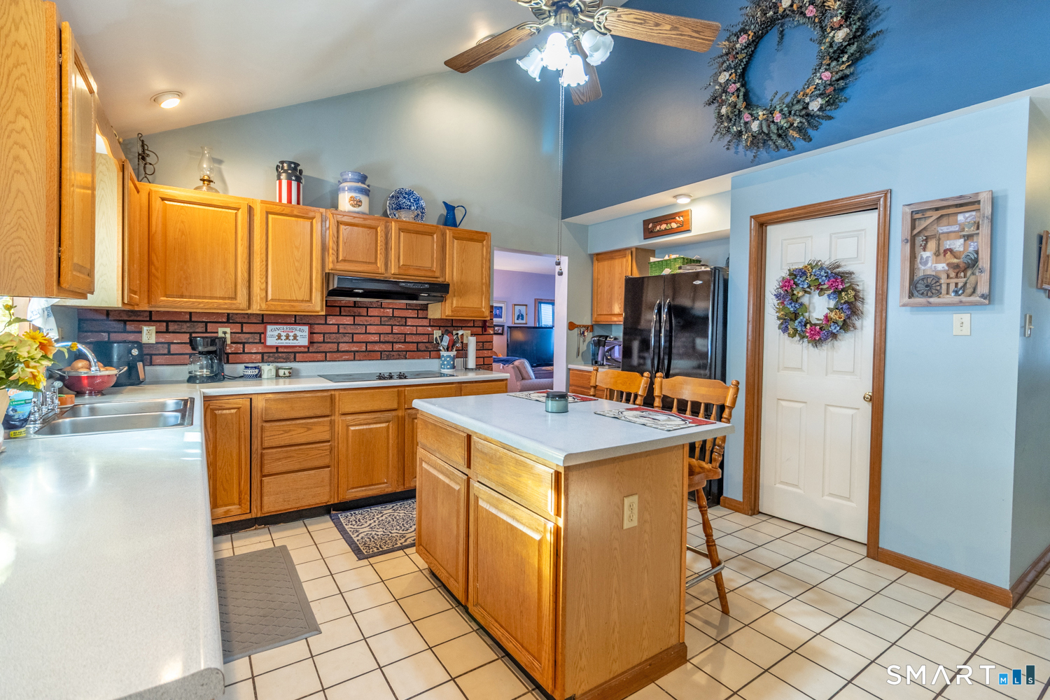 57 Summer Street Property Photo 4