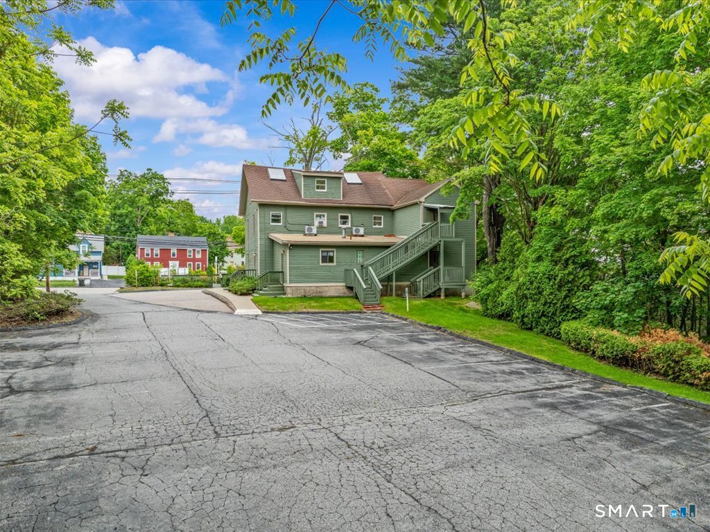 200 Town West Street Property Photo 4