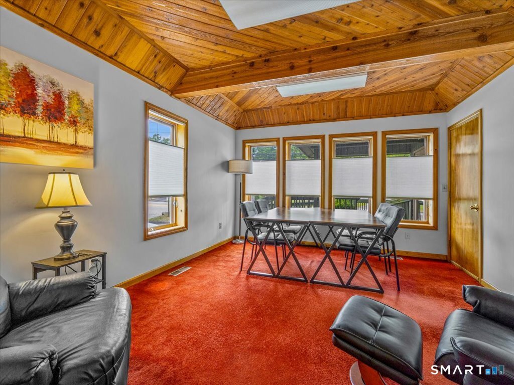 200 Town West Street Property Photo 9