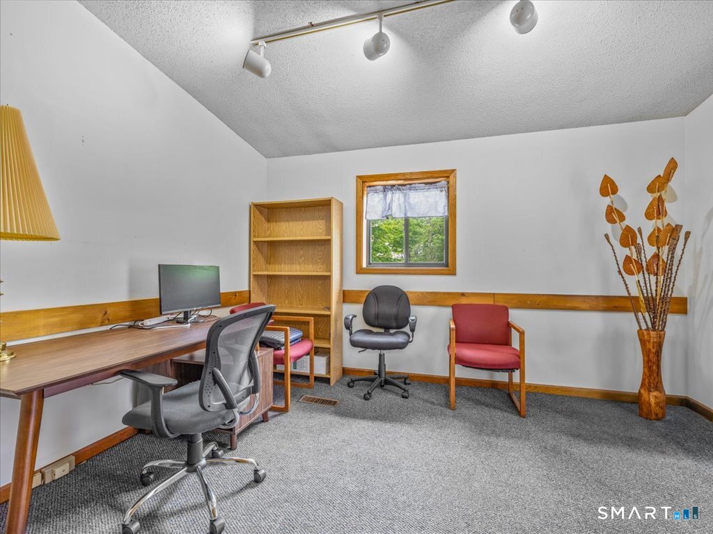 200 Town West Street Property Photo 15