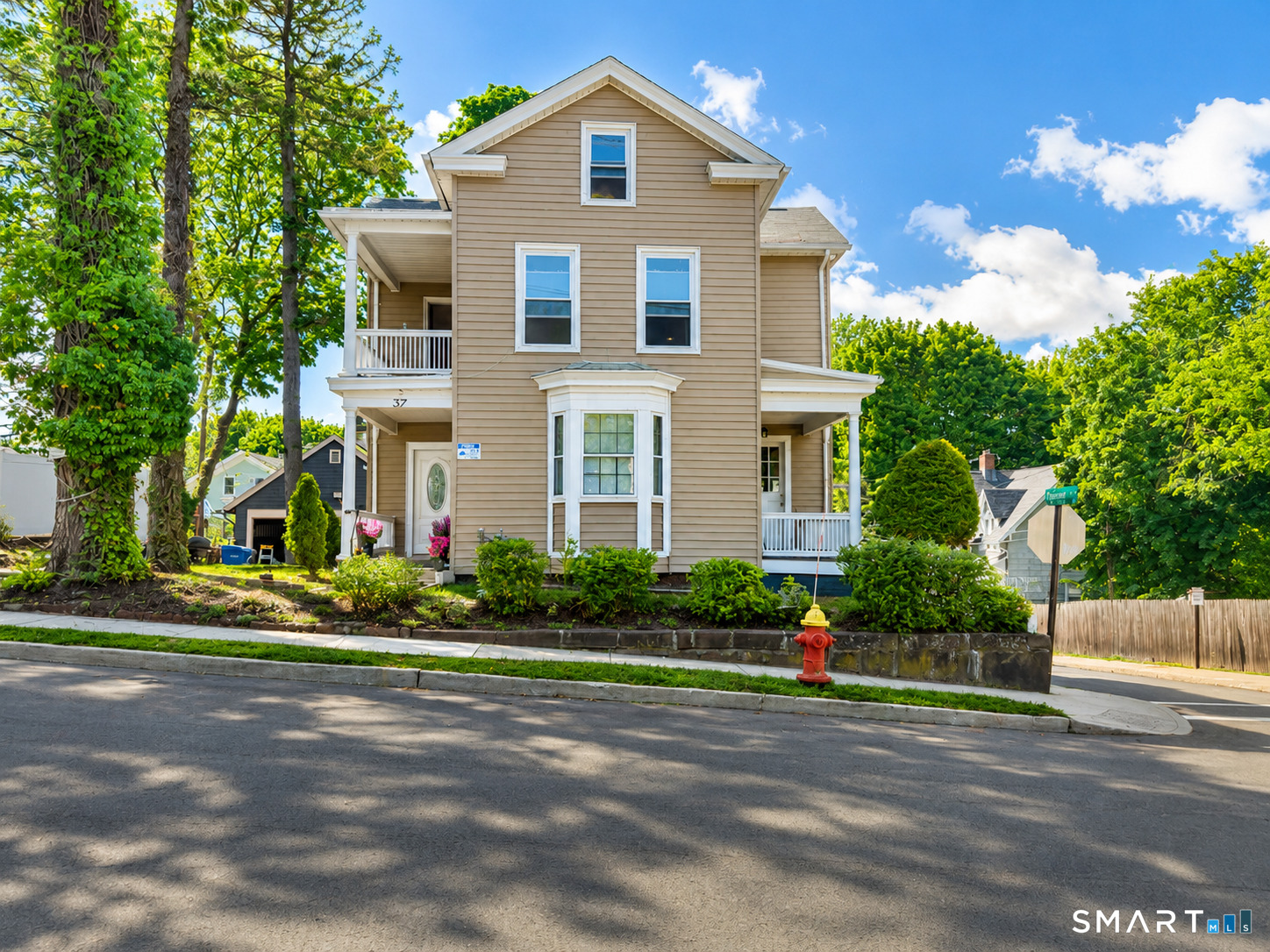 37 Elm Street Property Photo 1