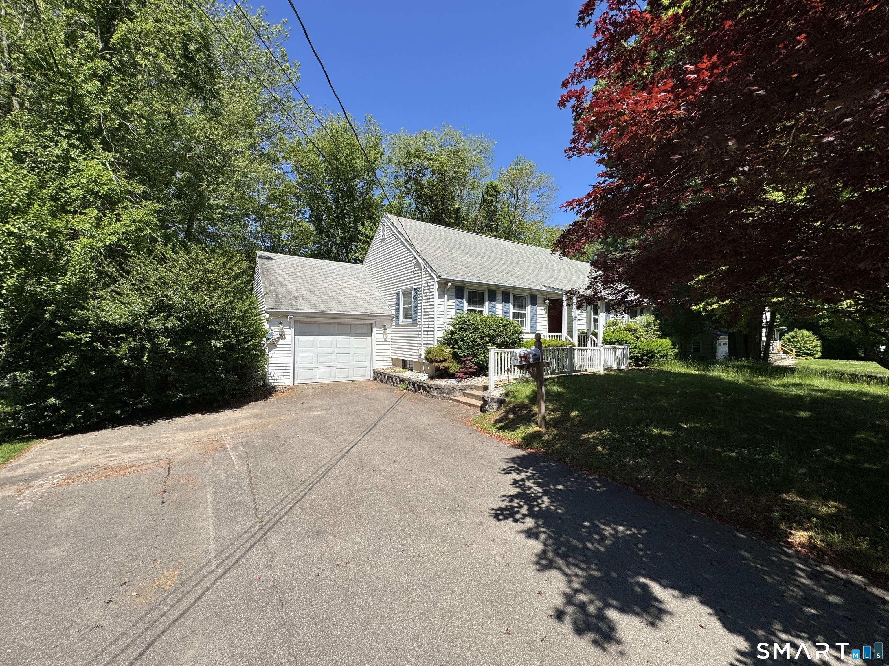 513 Essex Road Property Photo 2