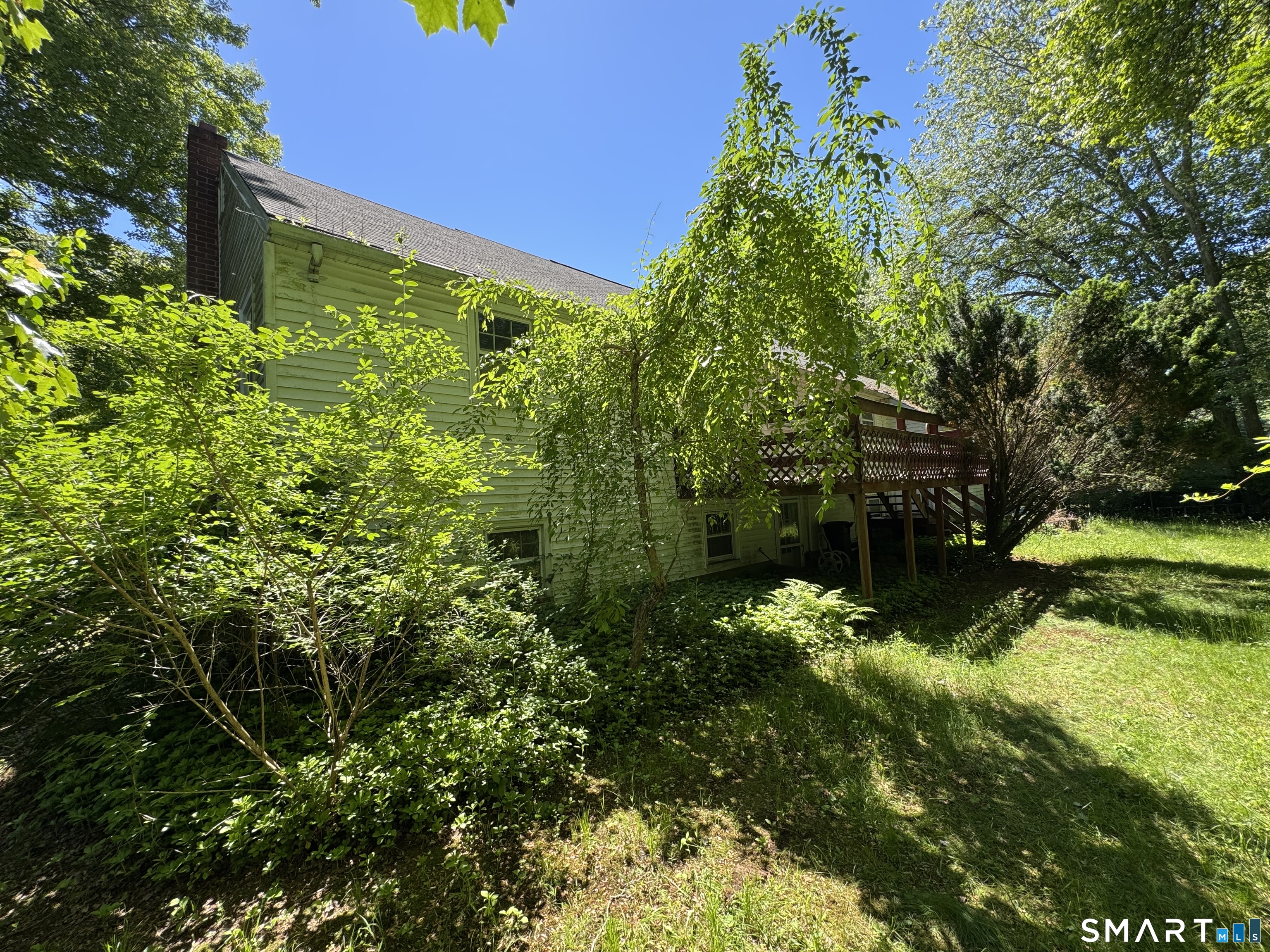 513 Essex Road Property Photo 6