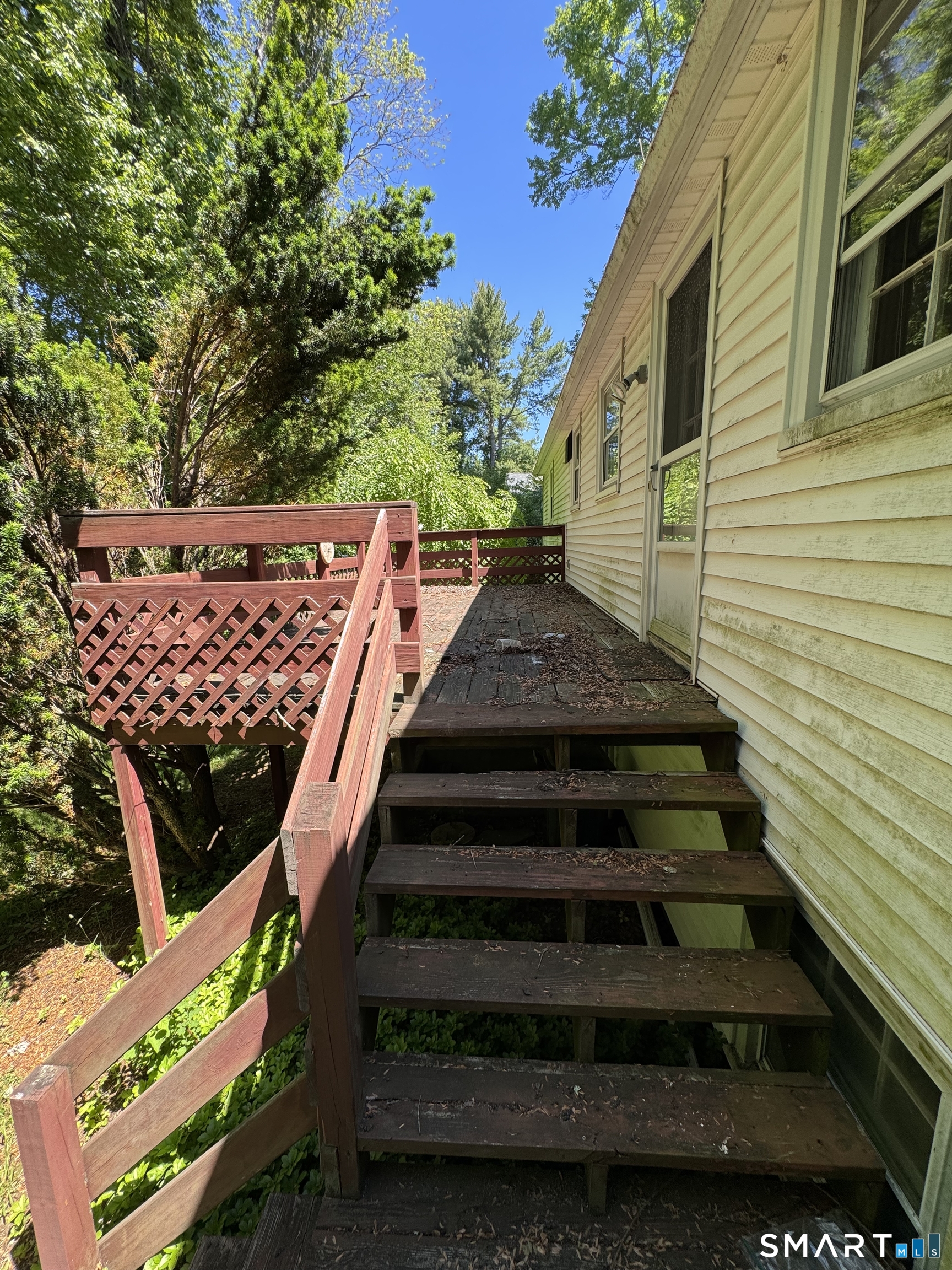 513 Essex Road Property Photo 8