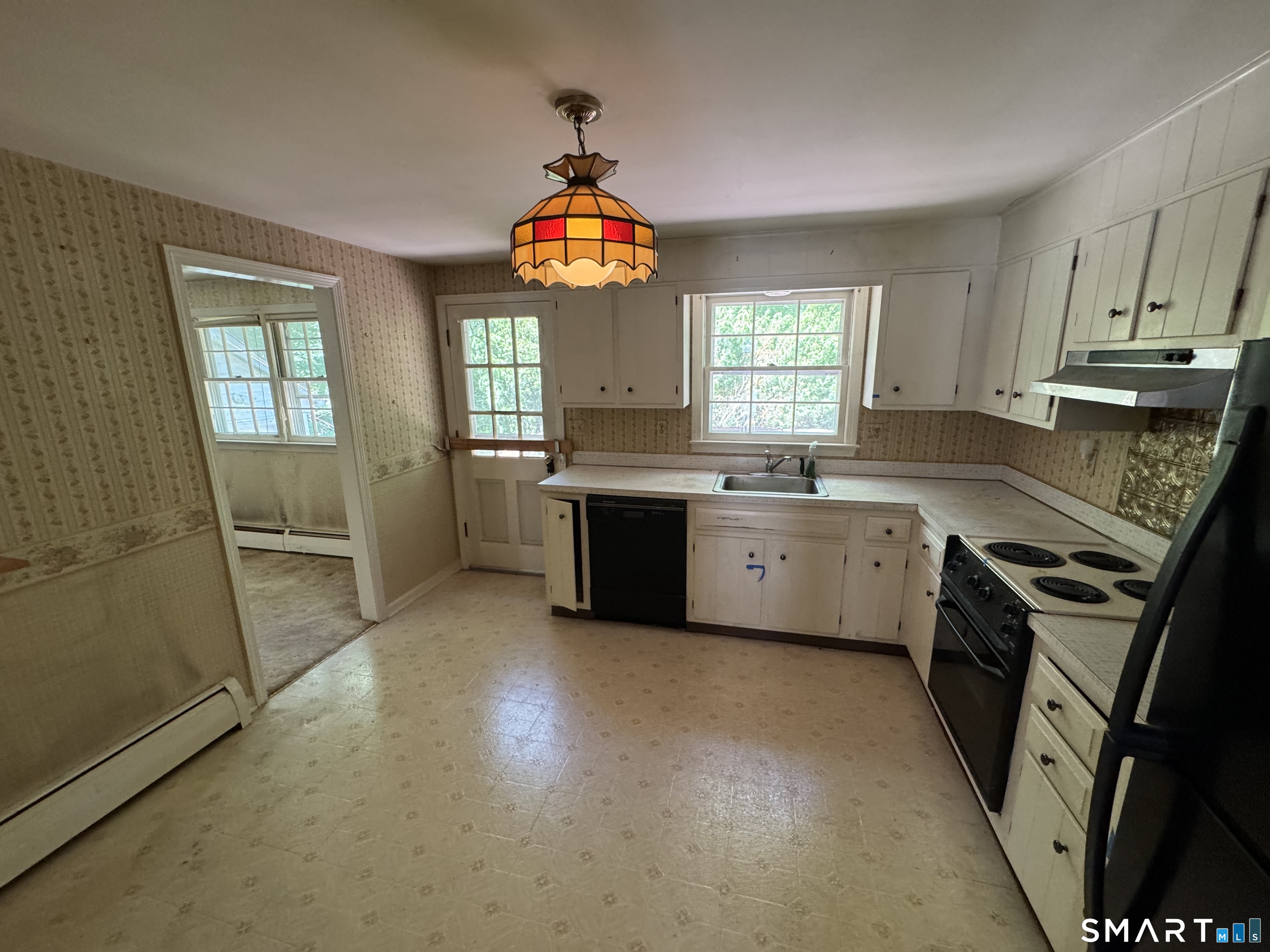 513 Essex Road Property Photo 12
