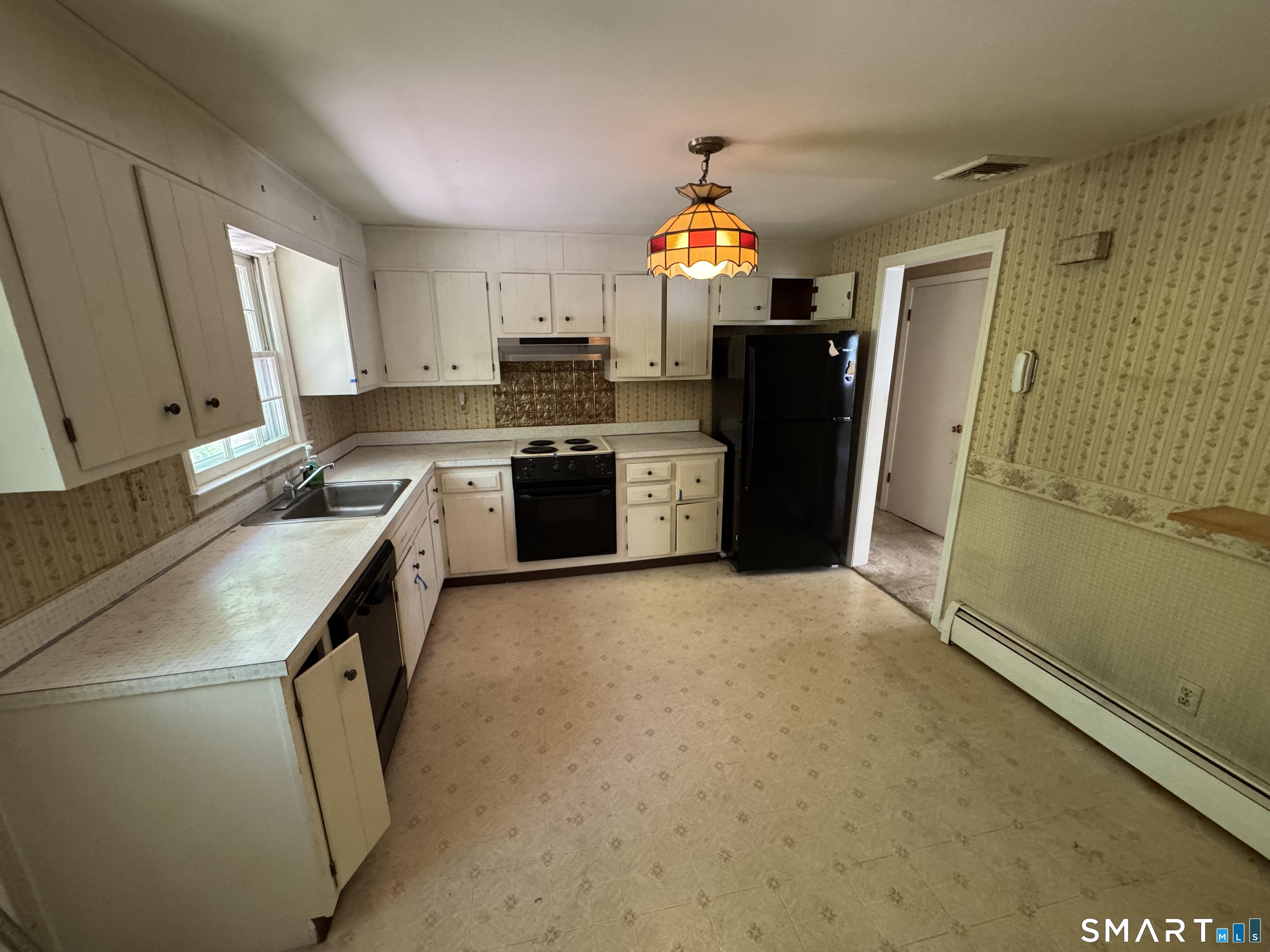 513 Essex Road Property Photo 13