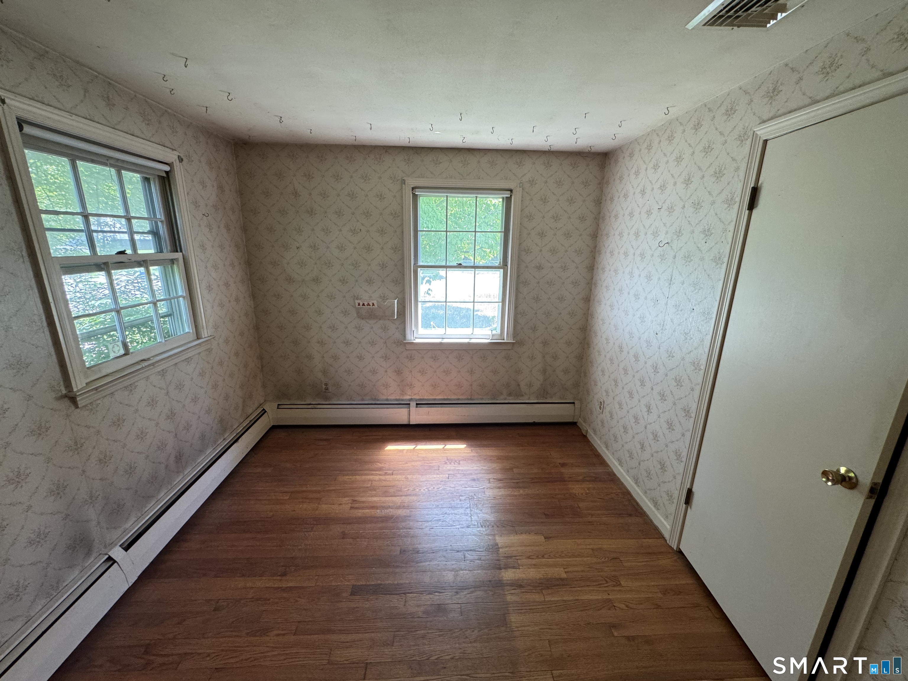 513 Essex Road Property Photo 20