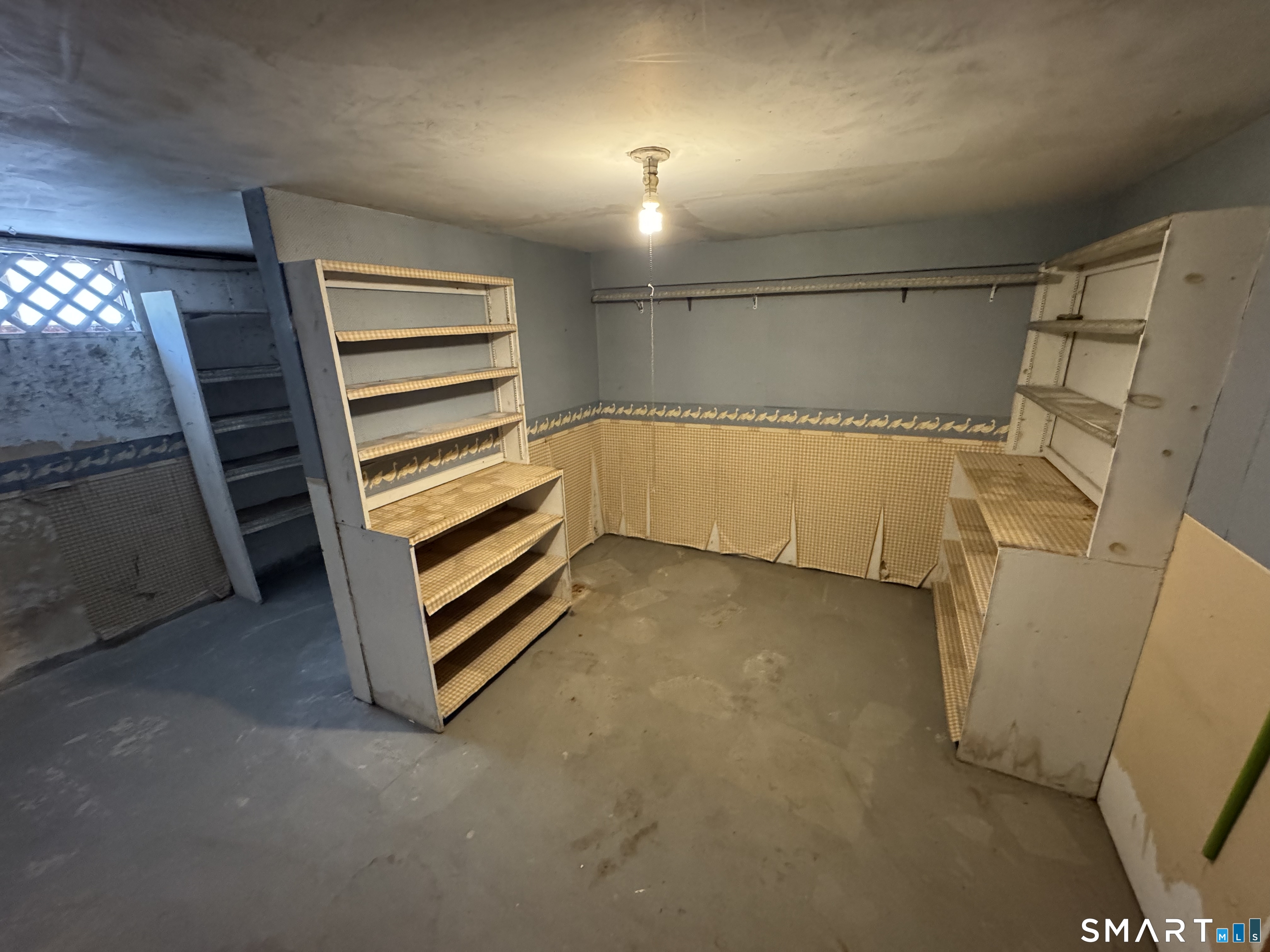 513 Essex Road Property Photo 31
