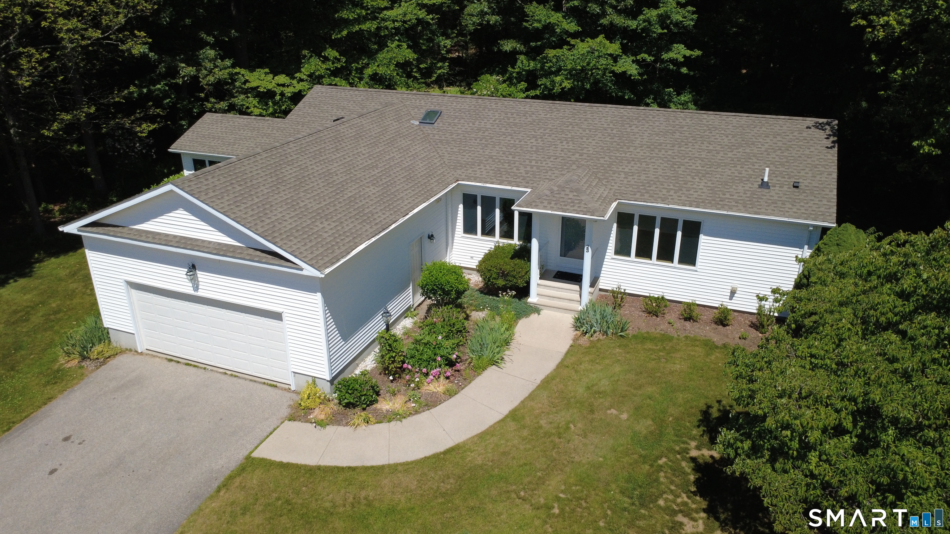 23 Hillcrest Drive Property Photo 4