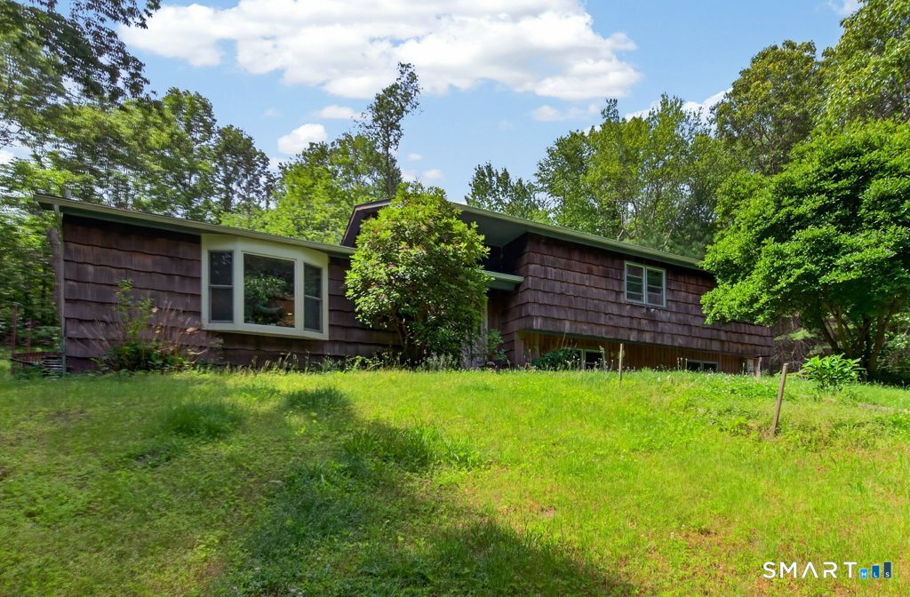 325 New Milford East Road Property Photo 1