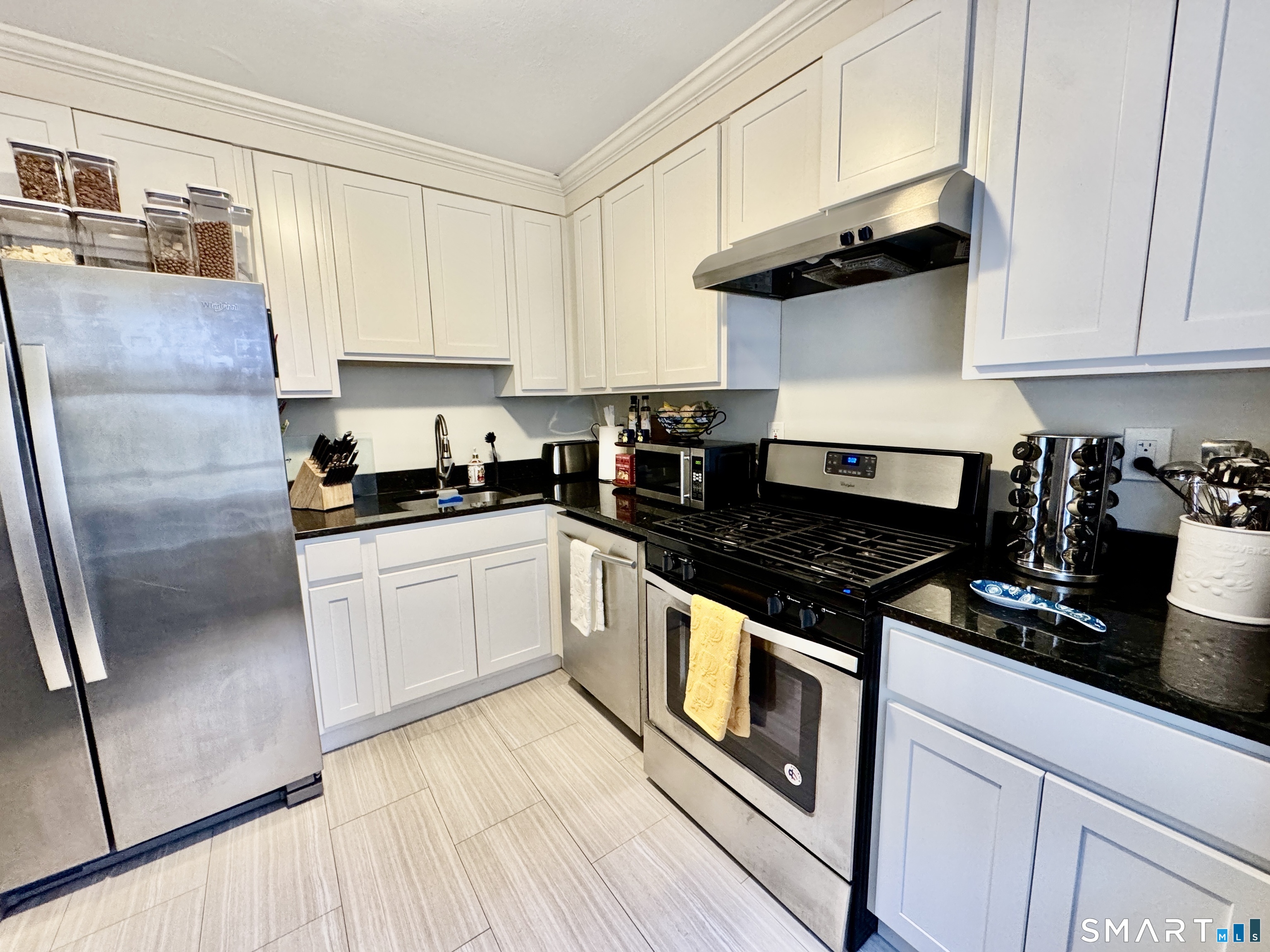 71 Strawberry Hill 421 Avenue Property Photo 12