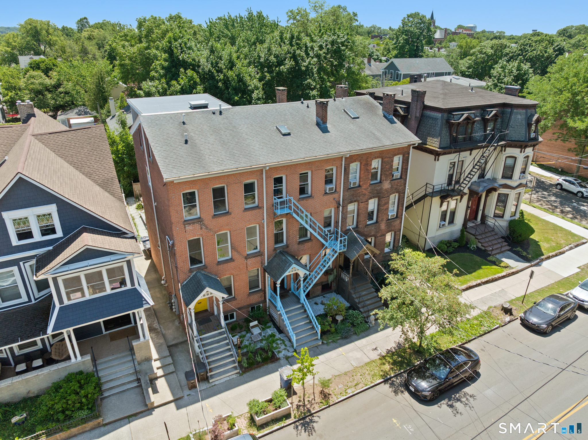 565 Orange Street Property Photo 1