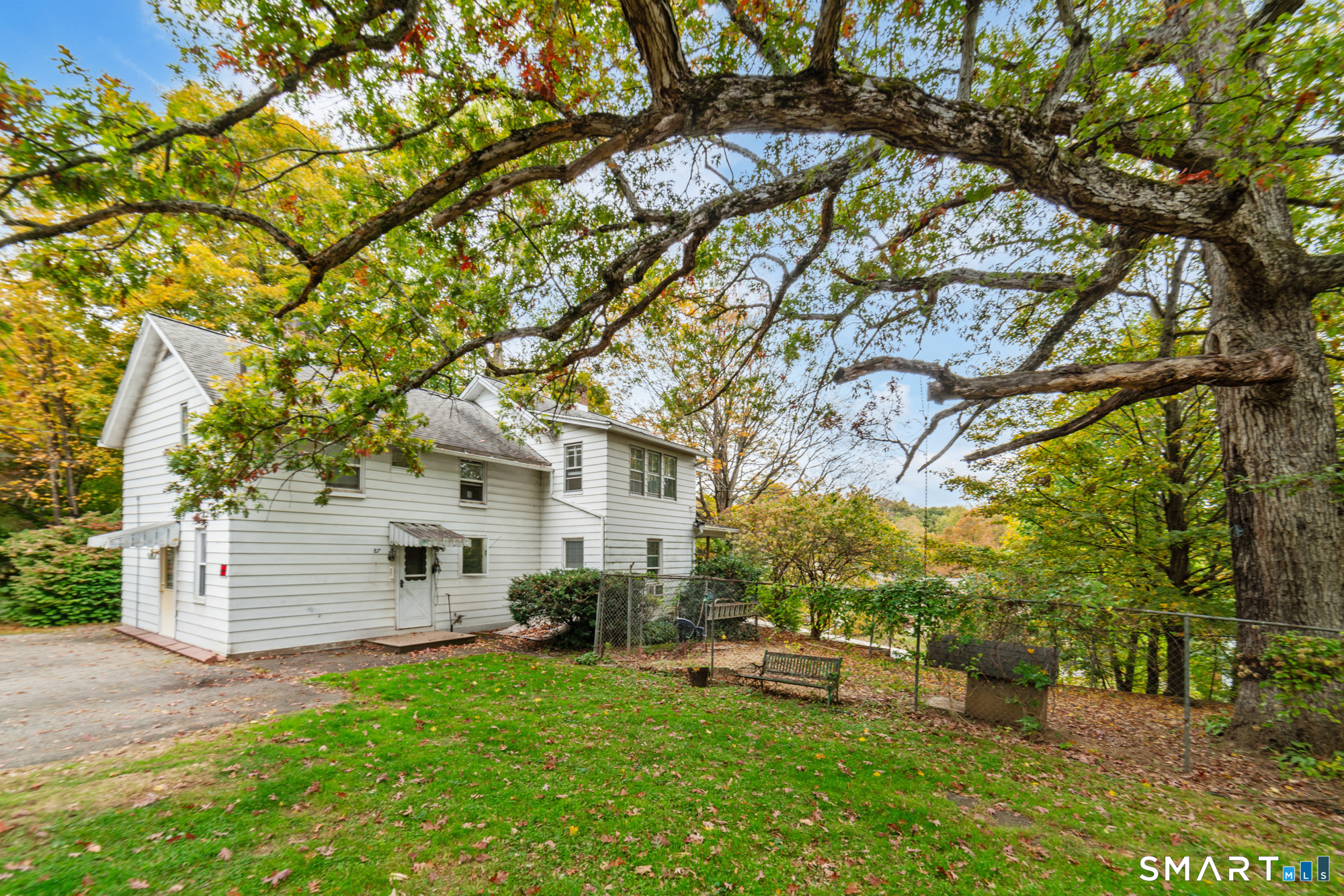 87 Woodruff Avenue Property Photo 3