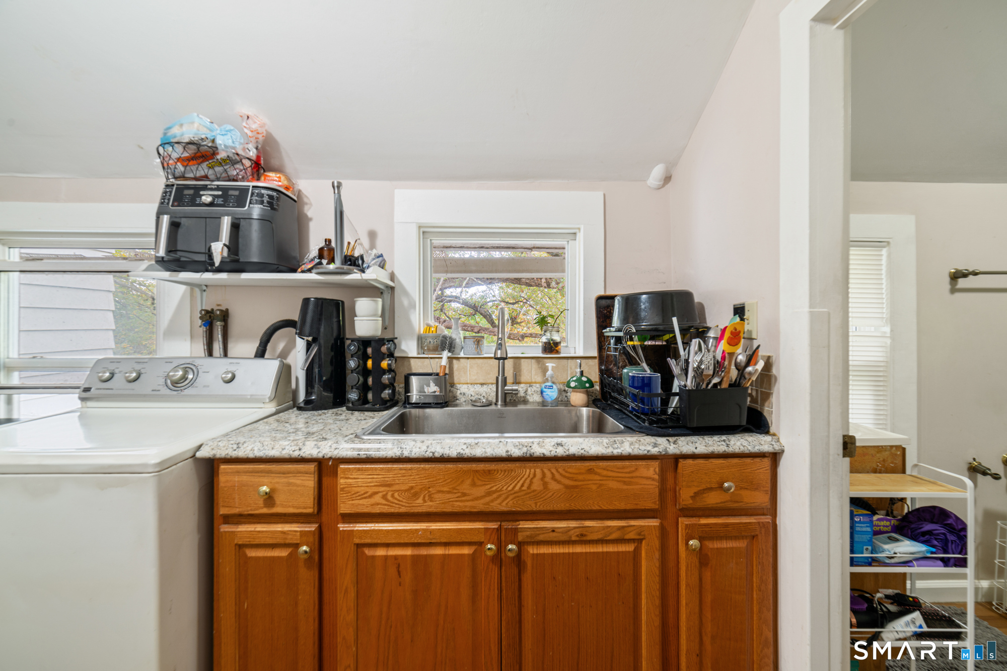 87 Woodruff Avenue Property Photo 16