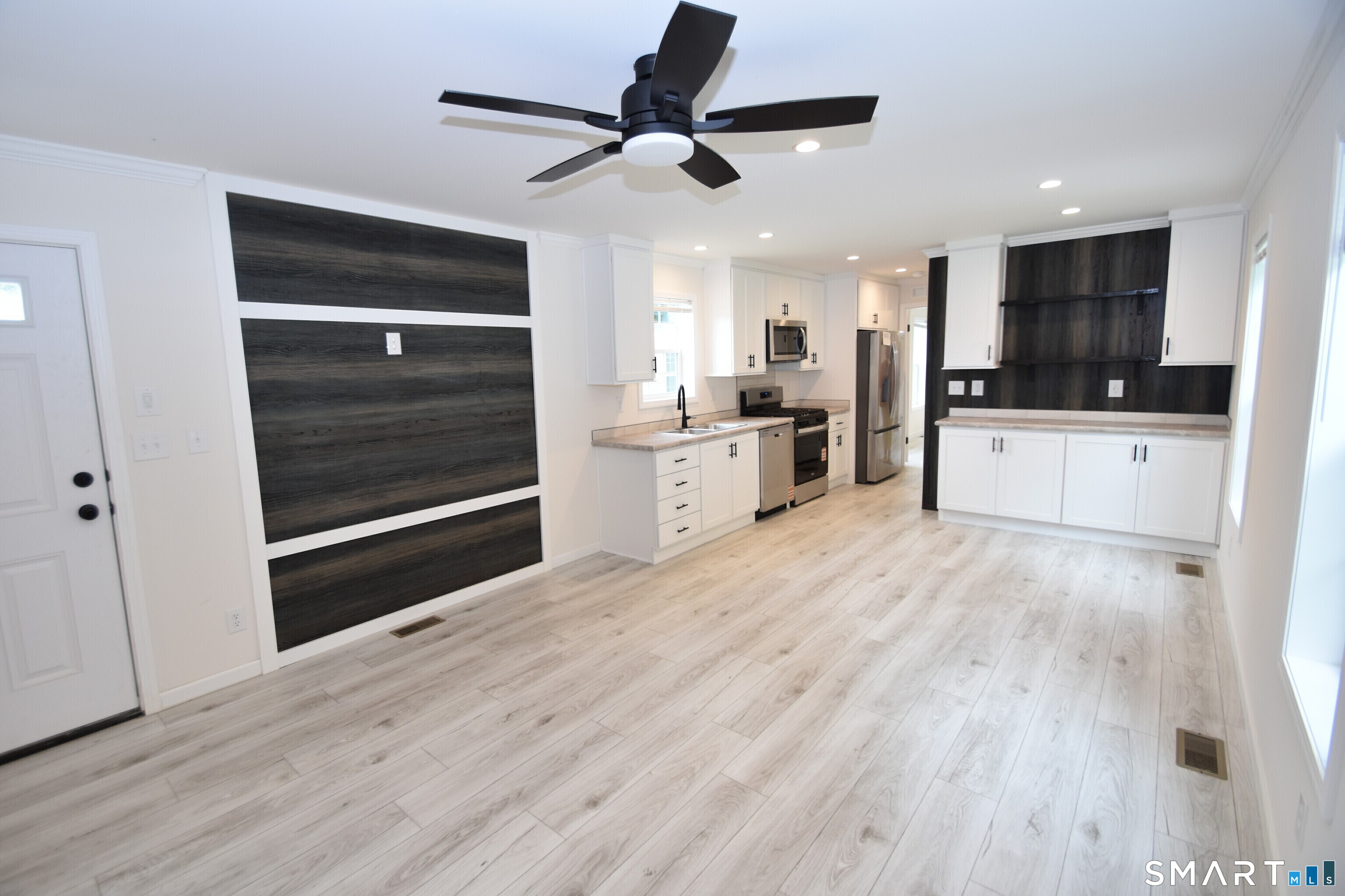 166 Boston D Turnpike Property Photo 2