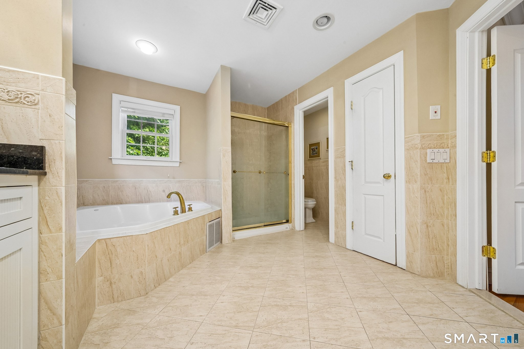 132 Hunting Ridge East Road Property Photo 16