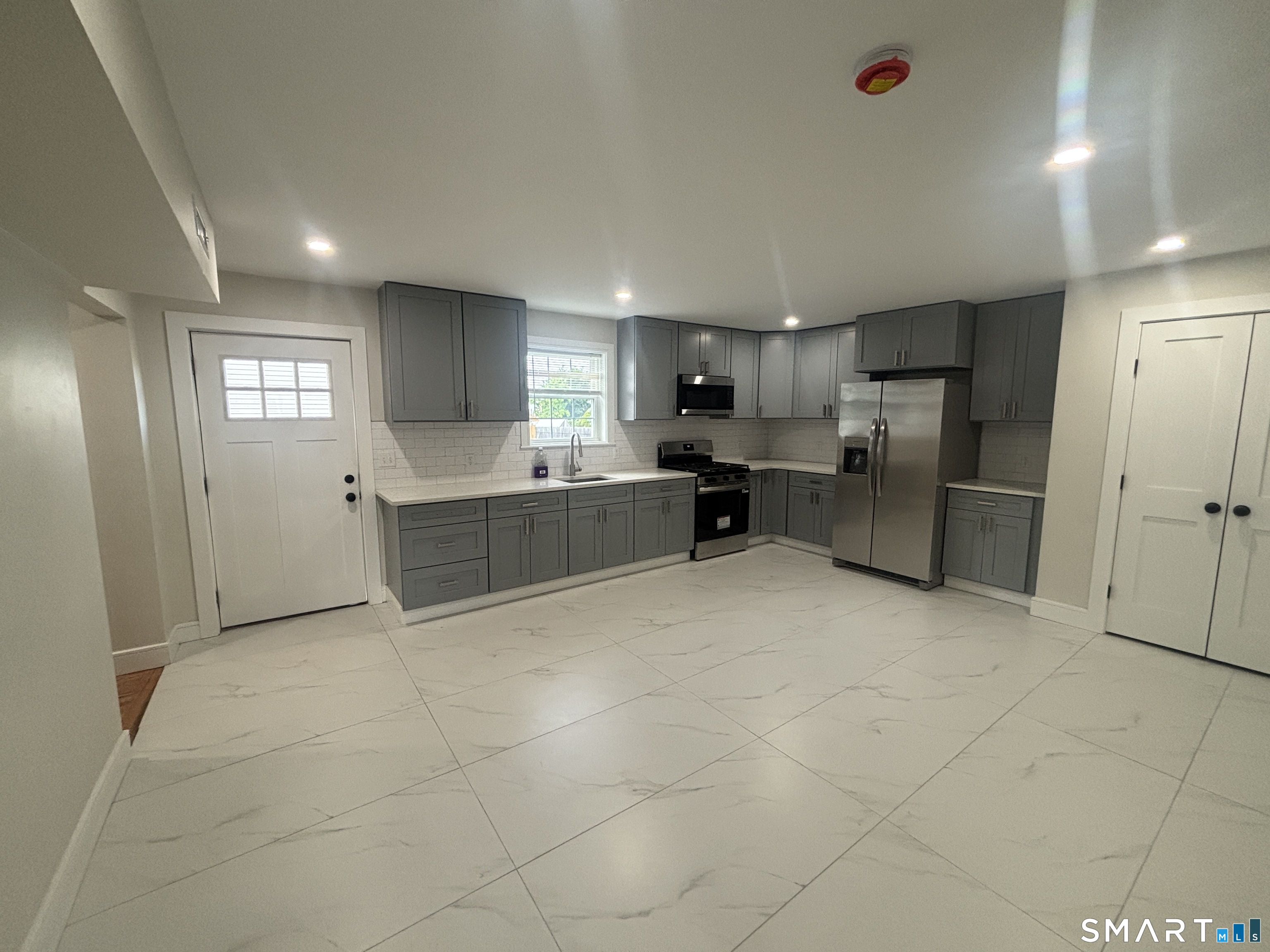 50 Bonner 1st Floor Street Property Photo 2