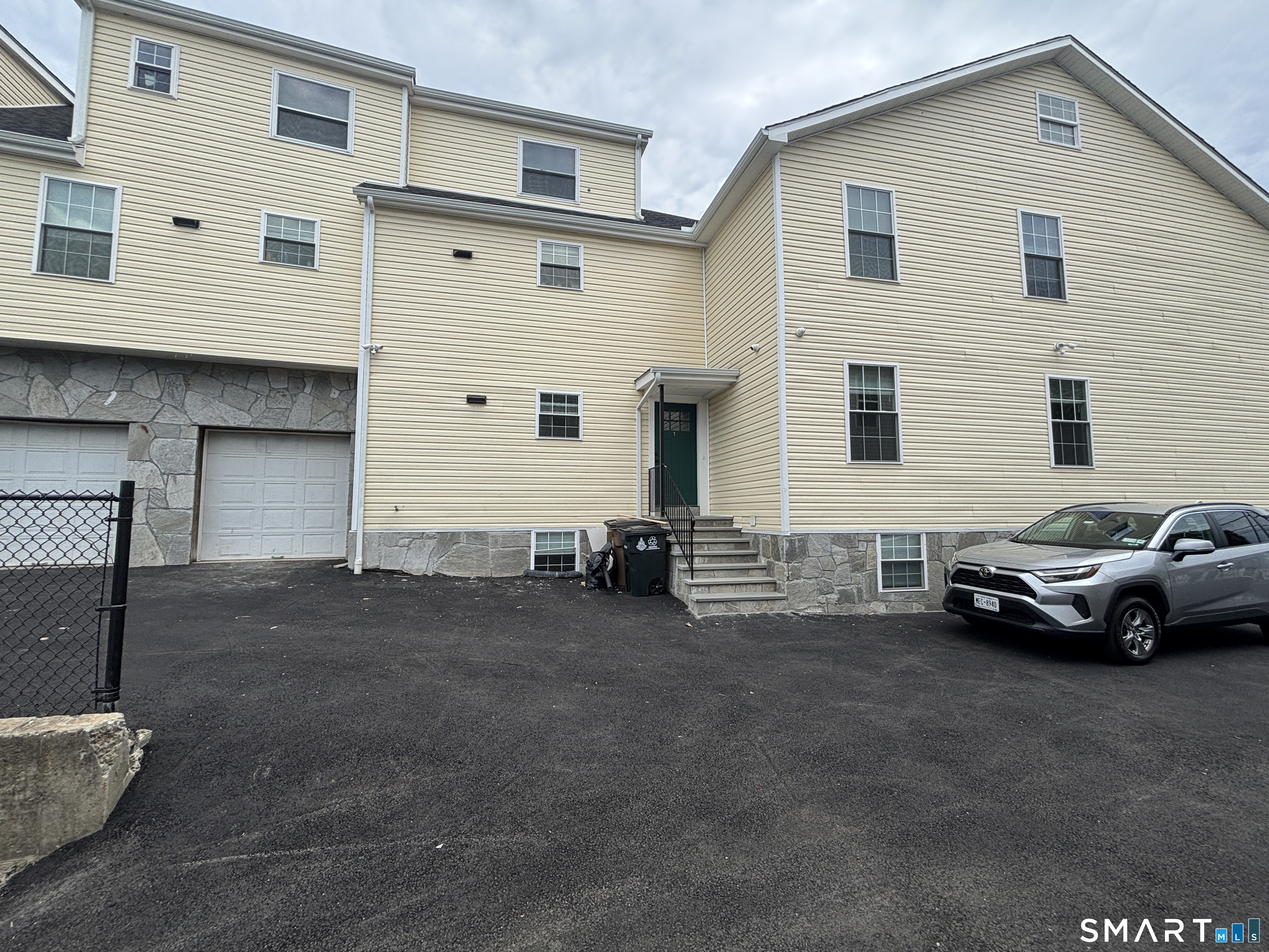 50 Bonner 1st Floor Street Property Photo 17