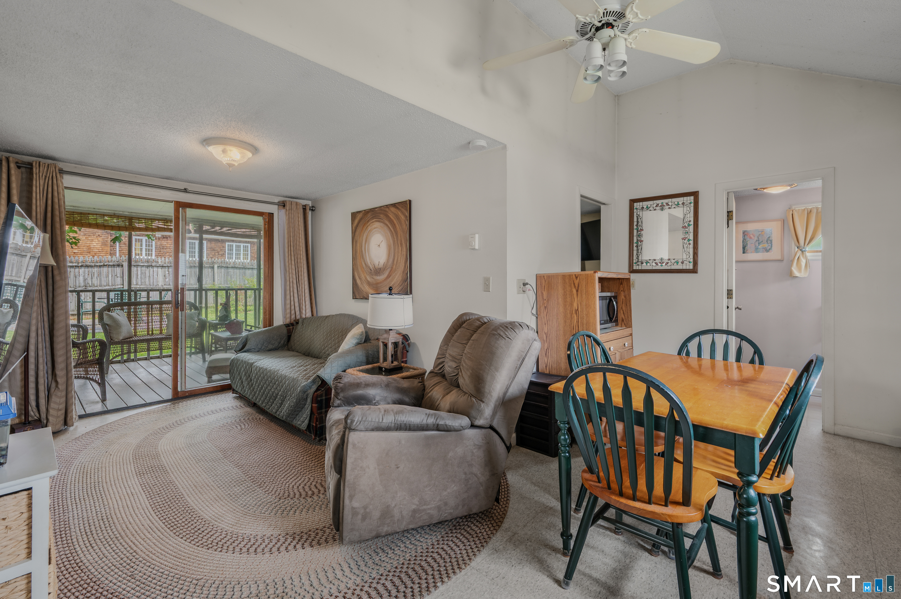 8 & 10 Swan Avenue Property Photo 11