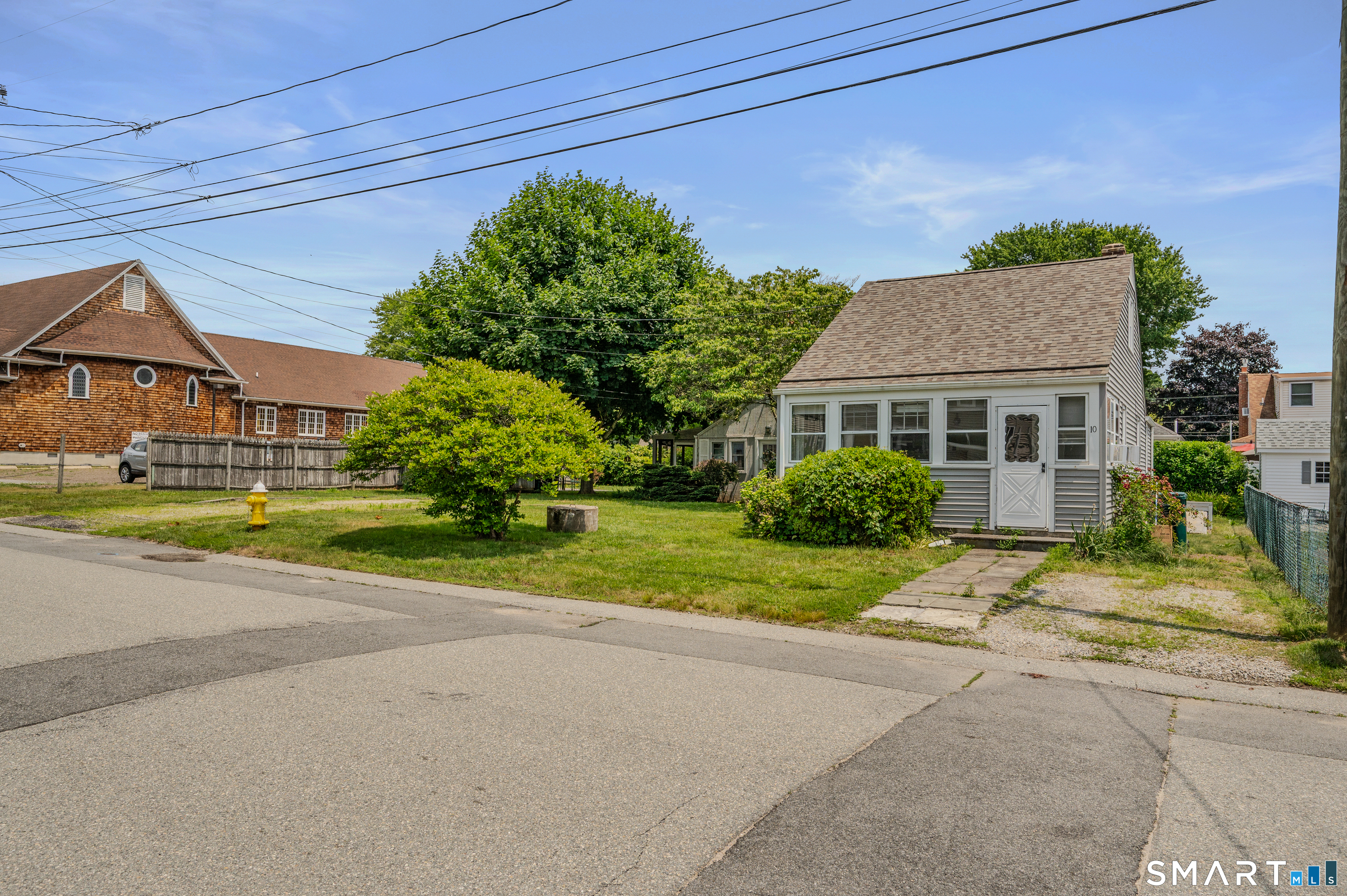 8 & 10 Swan Avenue Property Photo 20