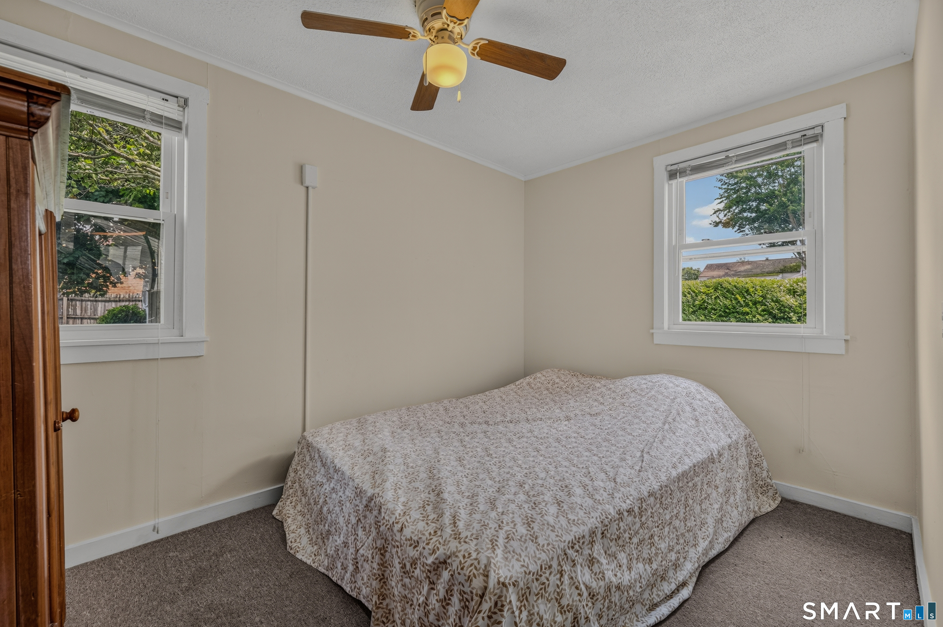 8 & 10 Swan Avenue Property Photo 28