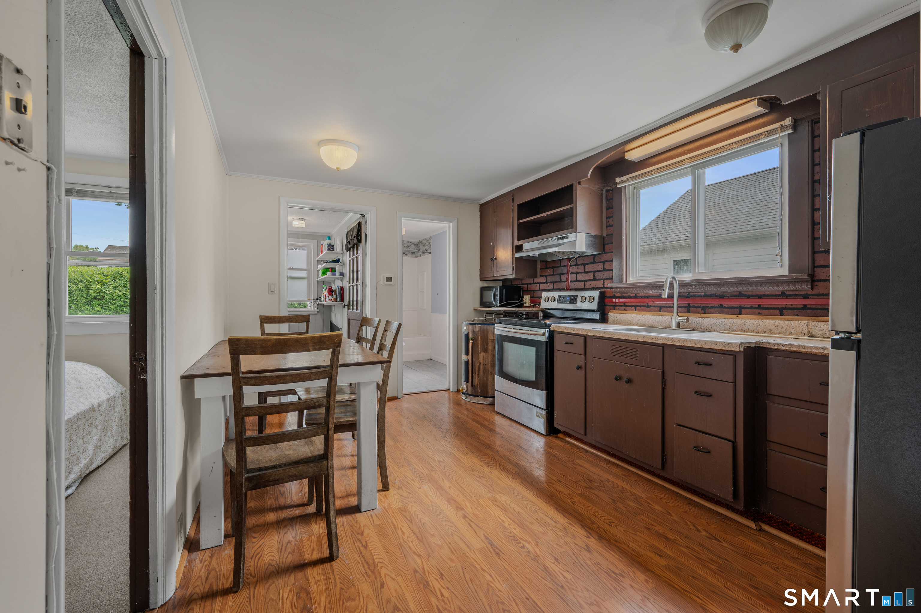 8 & 10 Swan Avenue Property Photo 30