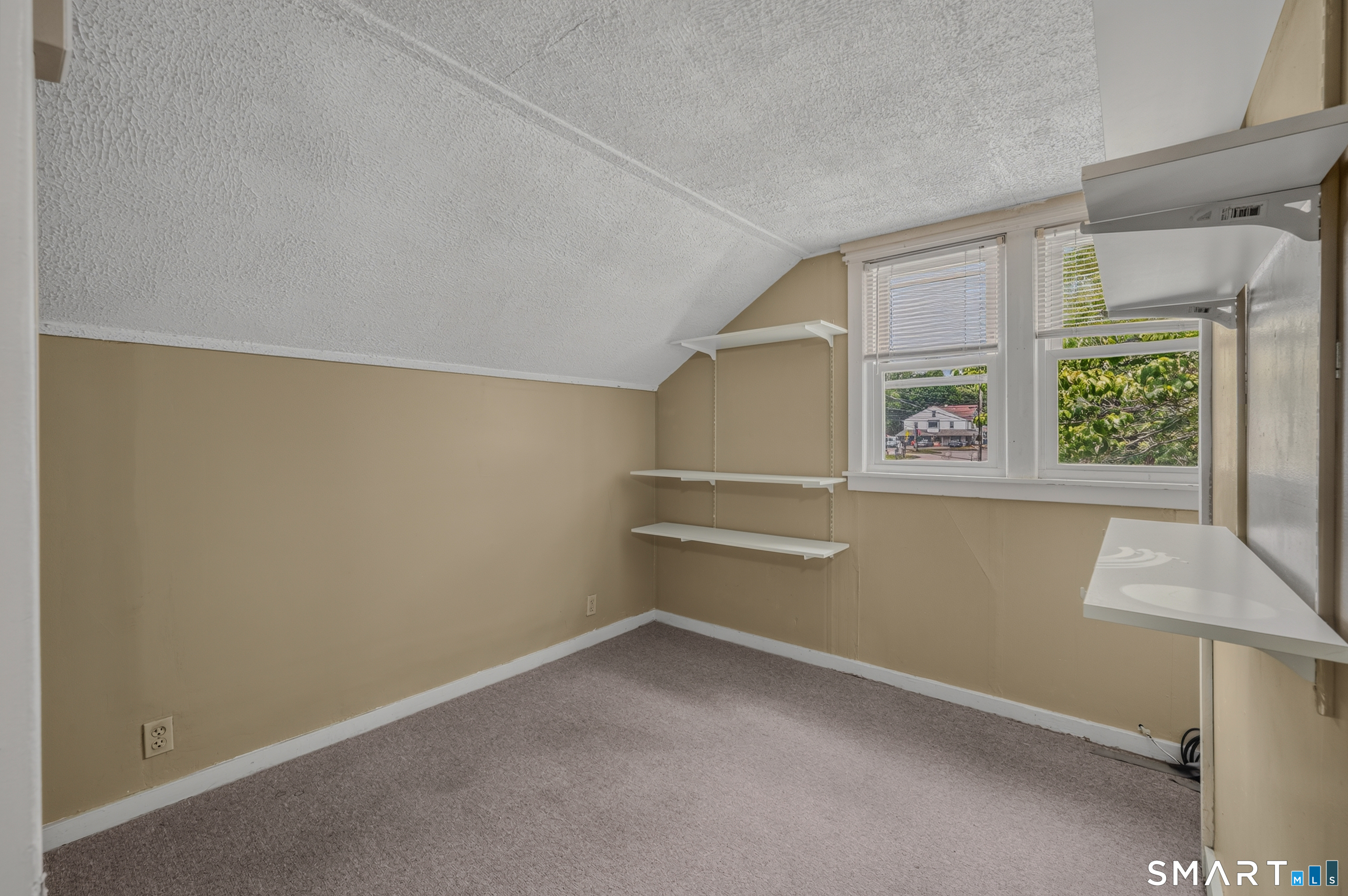 8 & 10 Swan Avenue Property Photo 34