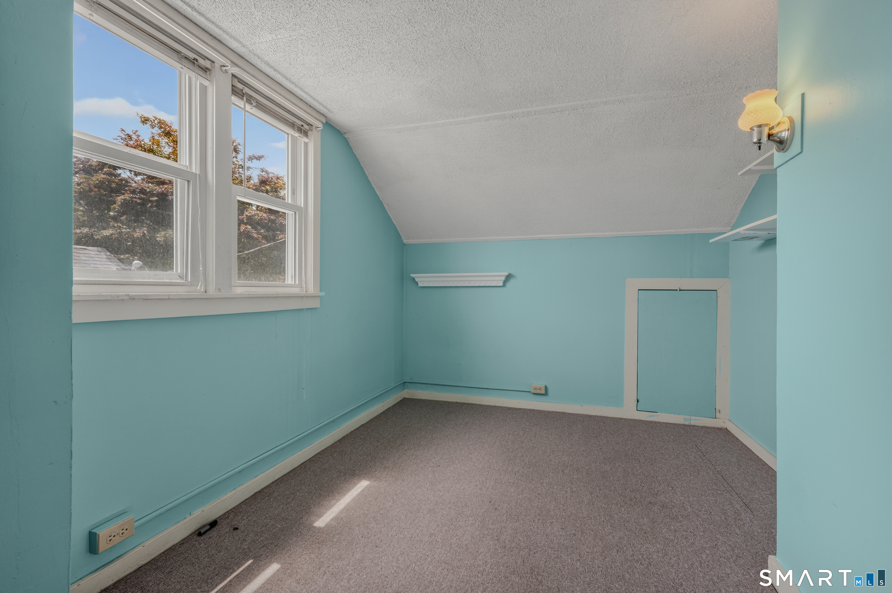 8 & 10 Swan Avenue Property Photo 37