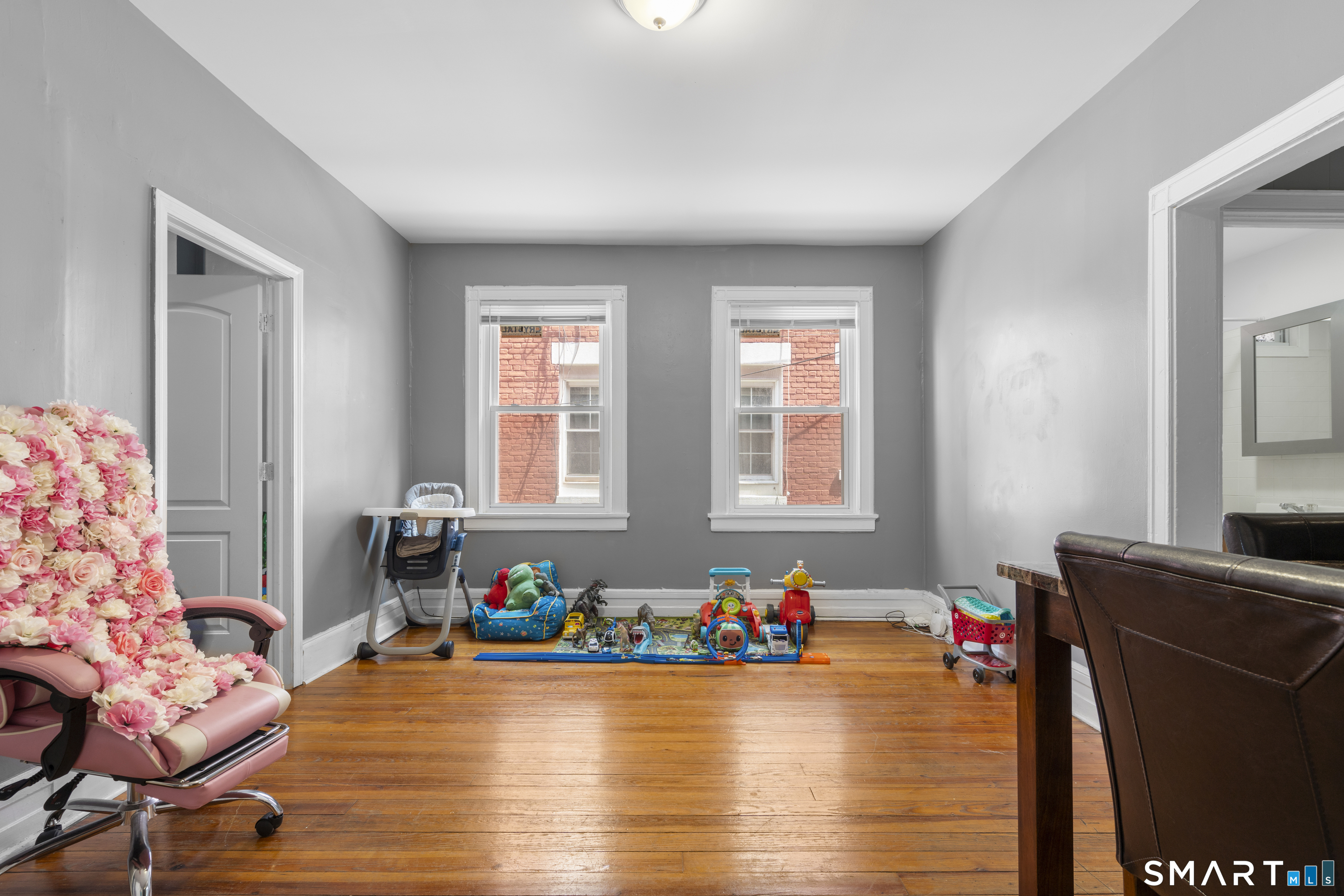 340 Bond Street Property Photo 4