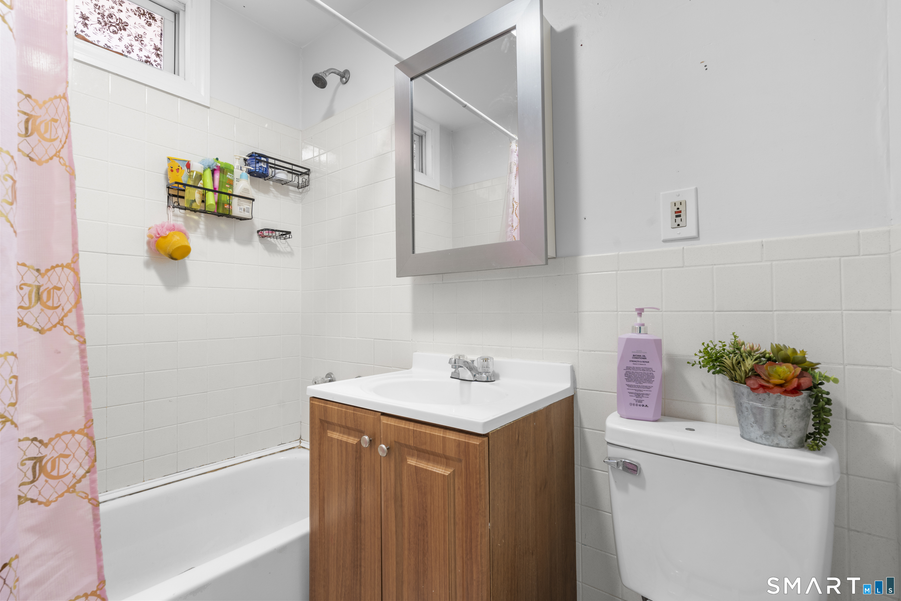 340 Bond Street Property Photo 8