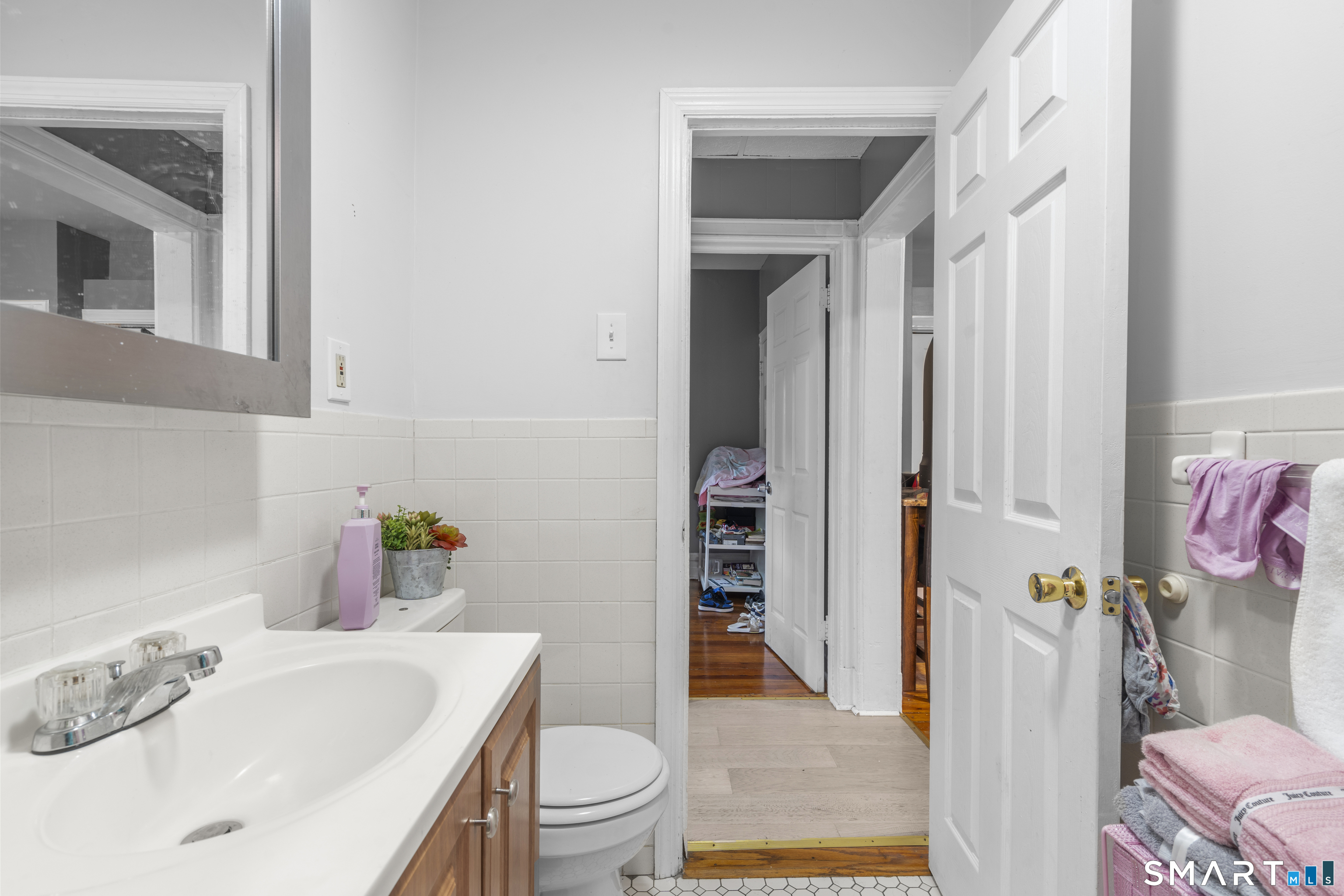 340 Bond Street Property Photo 9