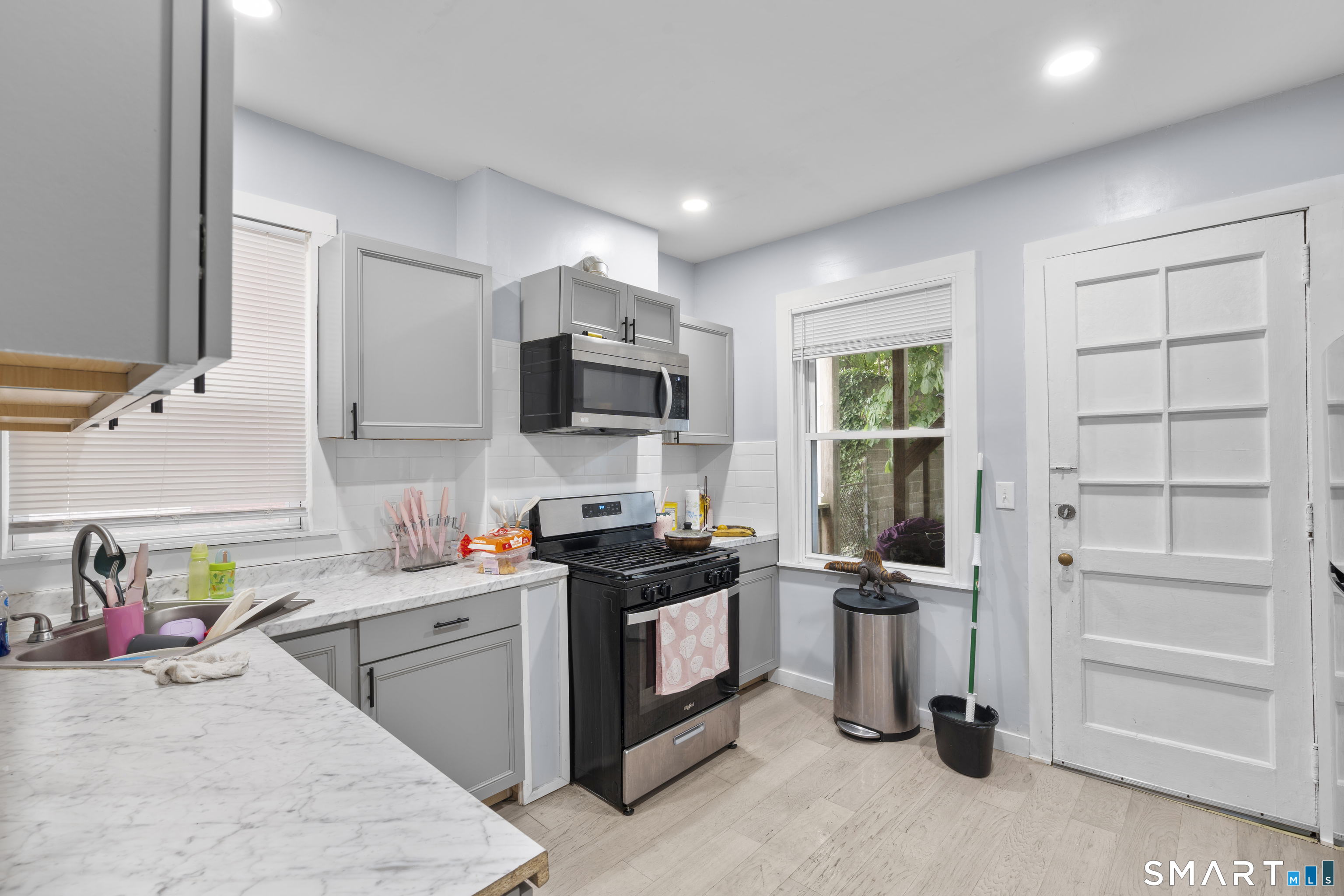 340 Bond Street Property Photo 10